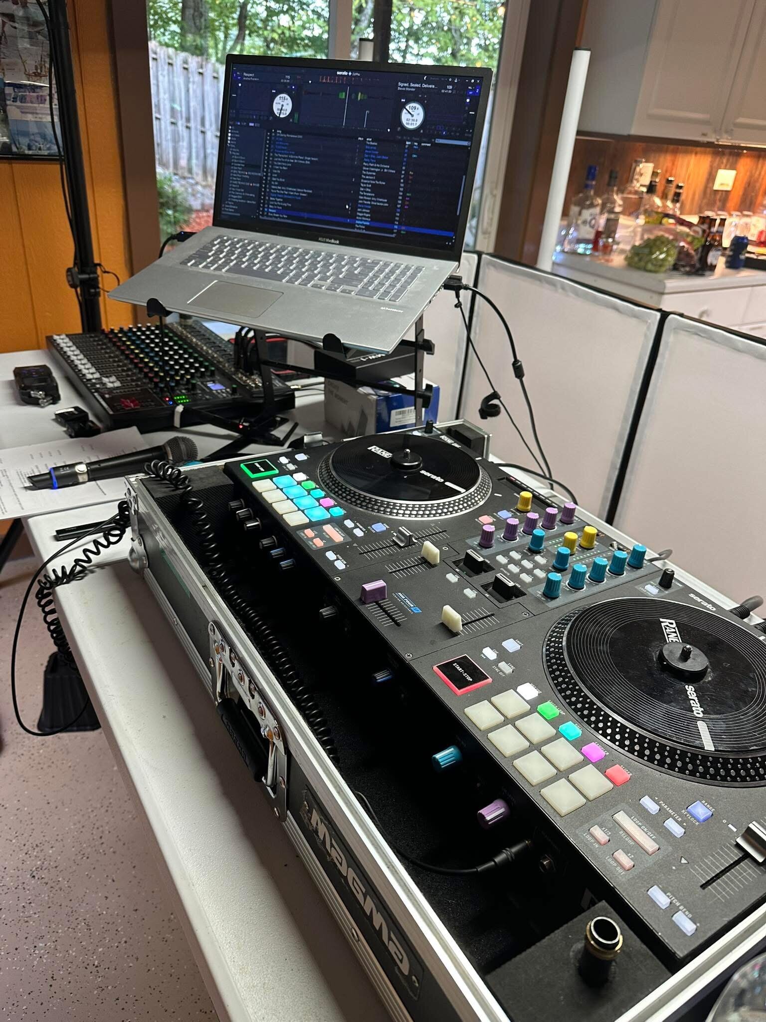 Private Party and Wedding DJ in Hayesville North Carolina. 
