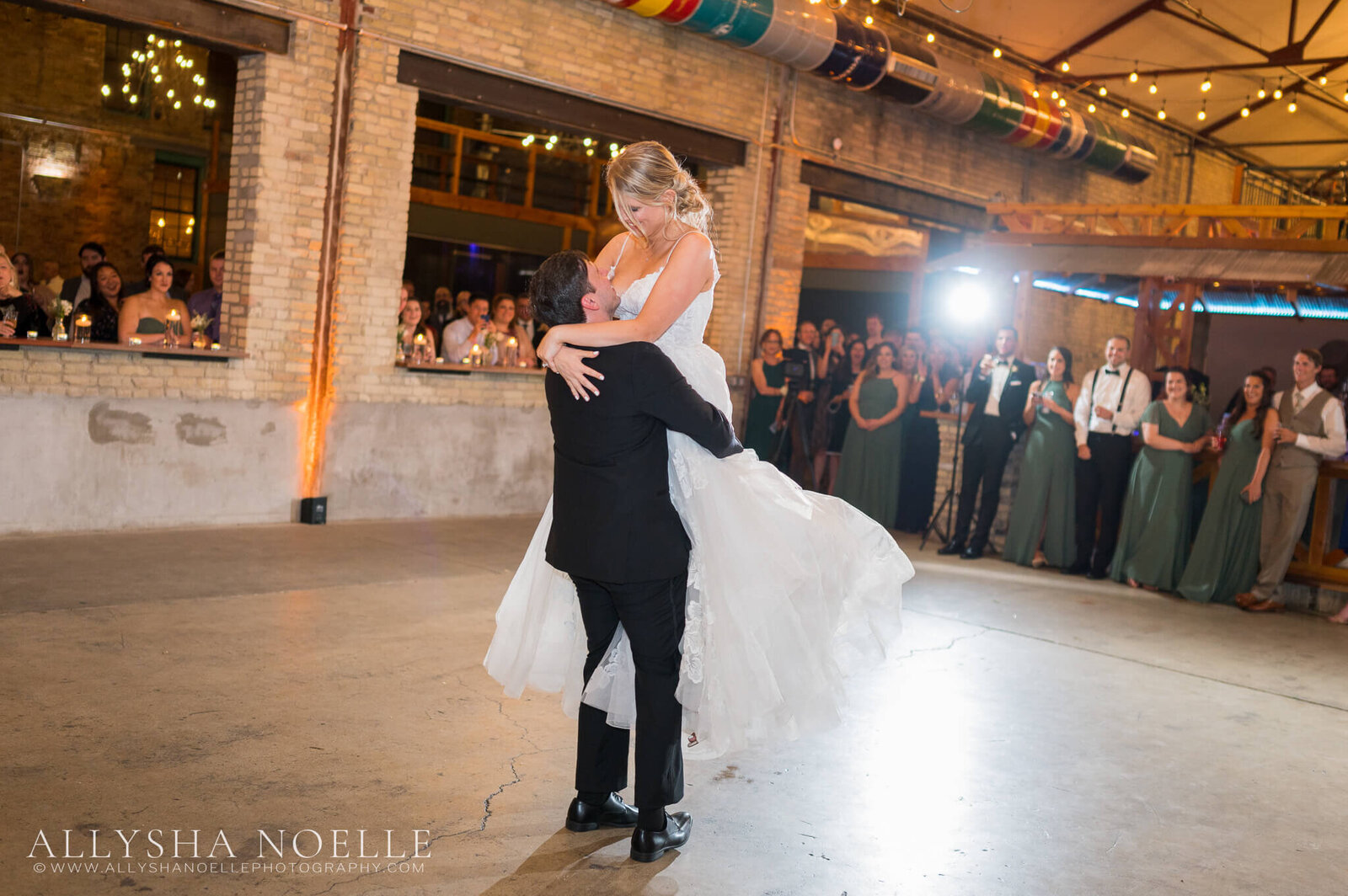 Wedding-at-The-Factory-on-Barclay-in-Milwaukee-1037