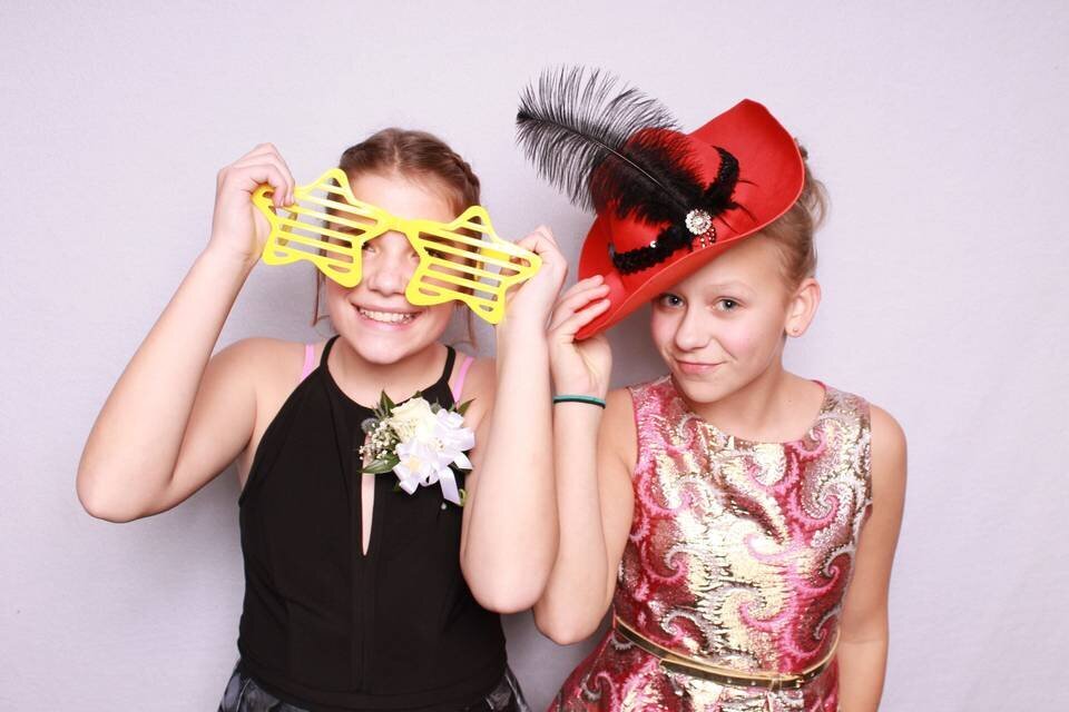 selfie-photo-booth-with-props