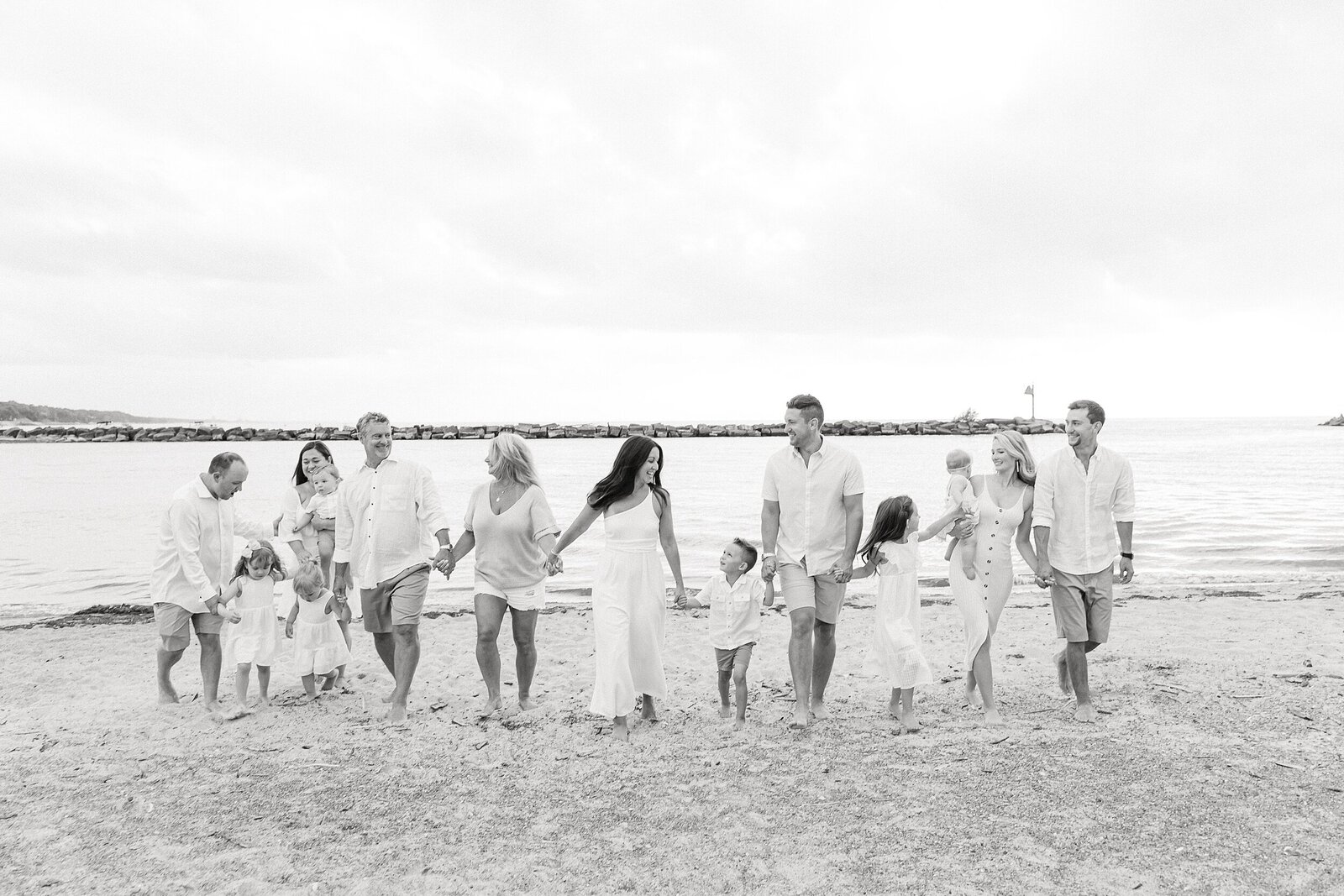New-Buffalo-Beach_Extended-Family-Photography_Katie-Whitcomb_Miller_0009