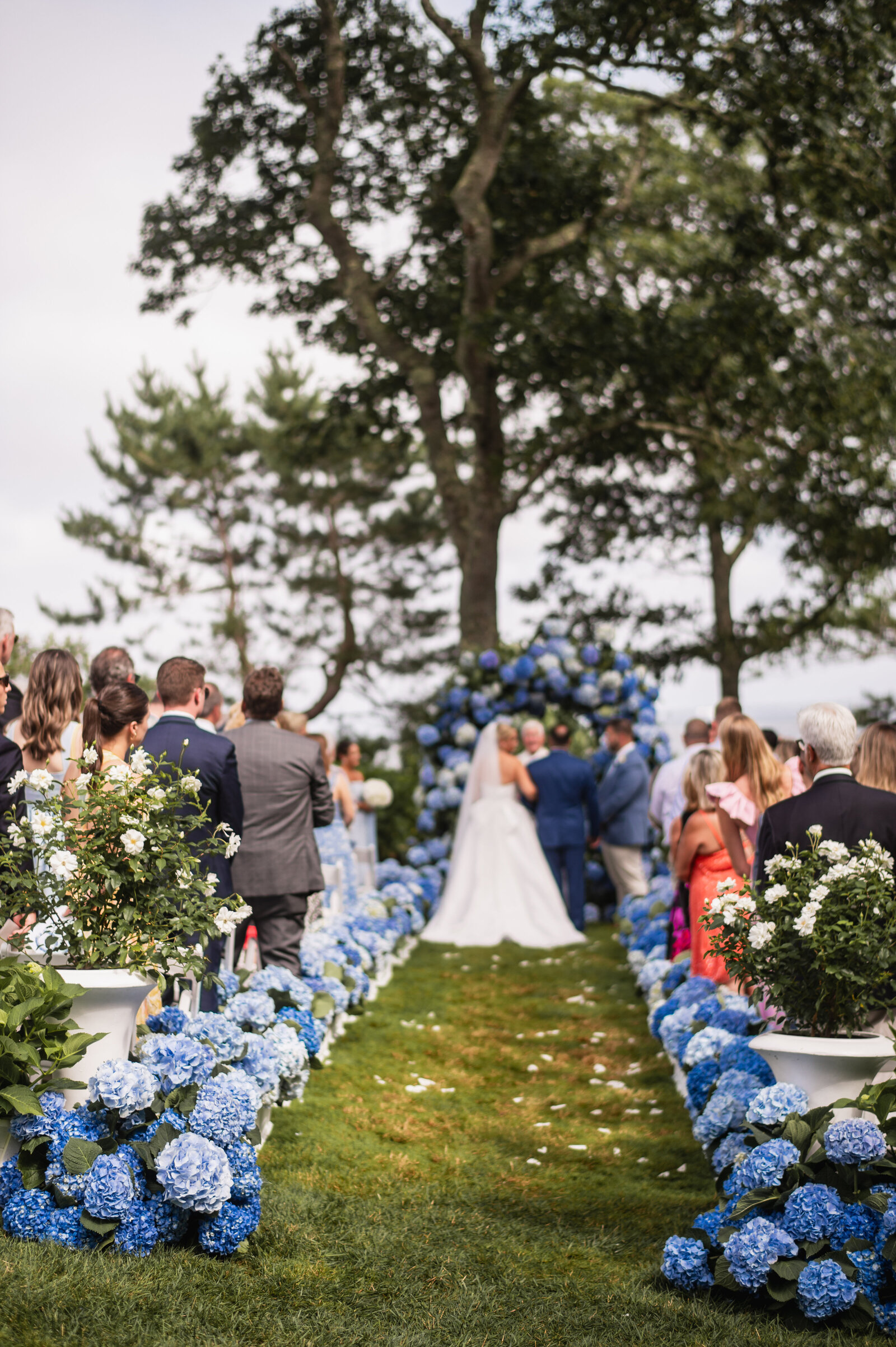 06-At-Home-Classic-Tented-Wedding-Cape-Cod-Wedding-Planner-Mary-Thornton-Event