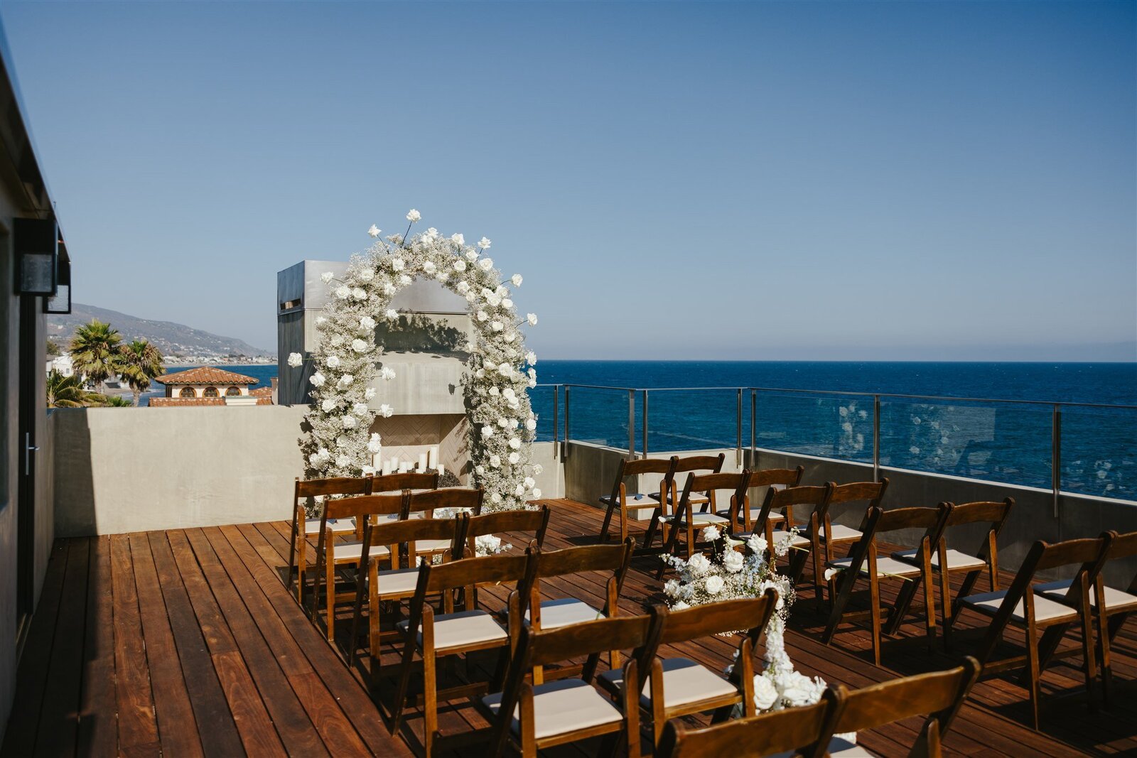 malibu-beach-house-wedding-ceremony-hanna-walkowaik-photography-0009