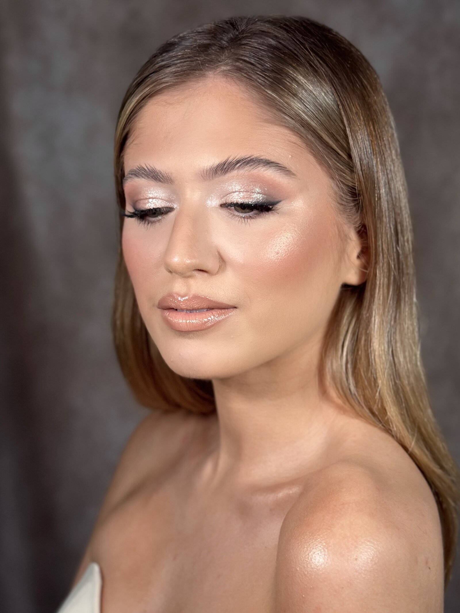 Facetune_04-02-2024-08-35-07