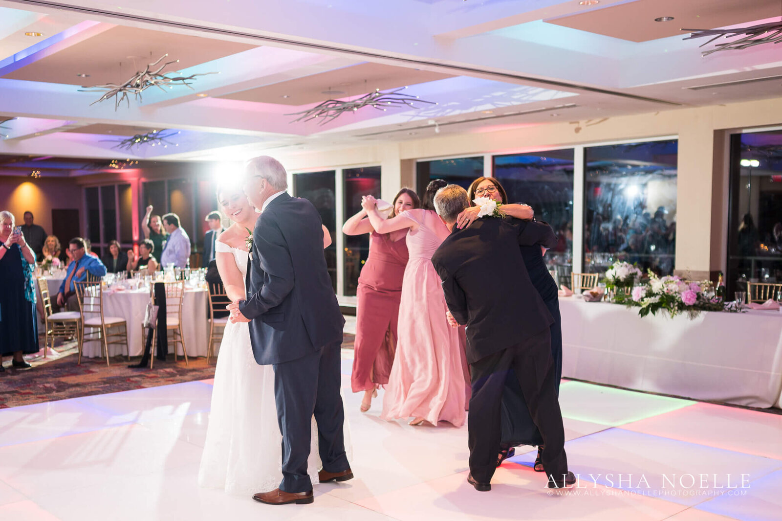 Wedding-at-River-Club-of-Mequon-904