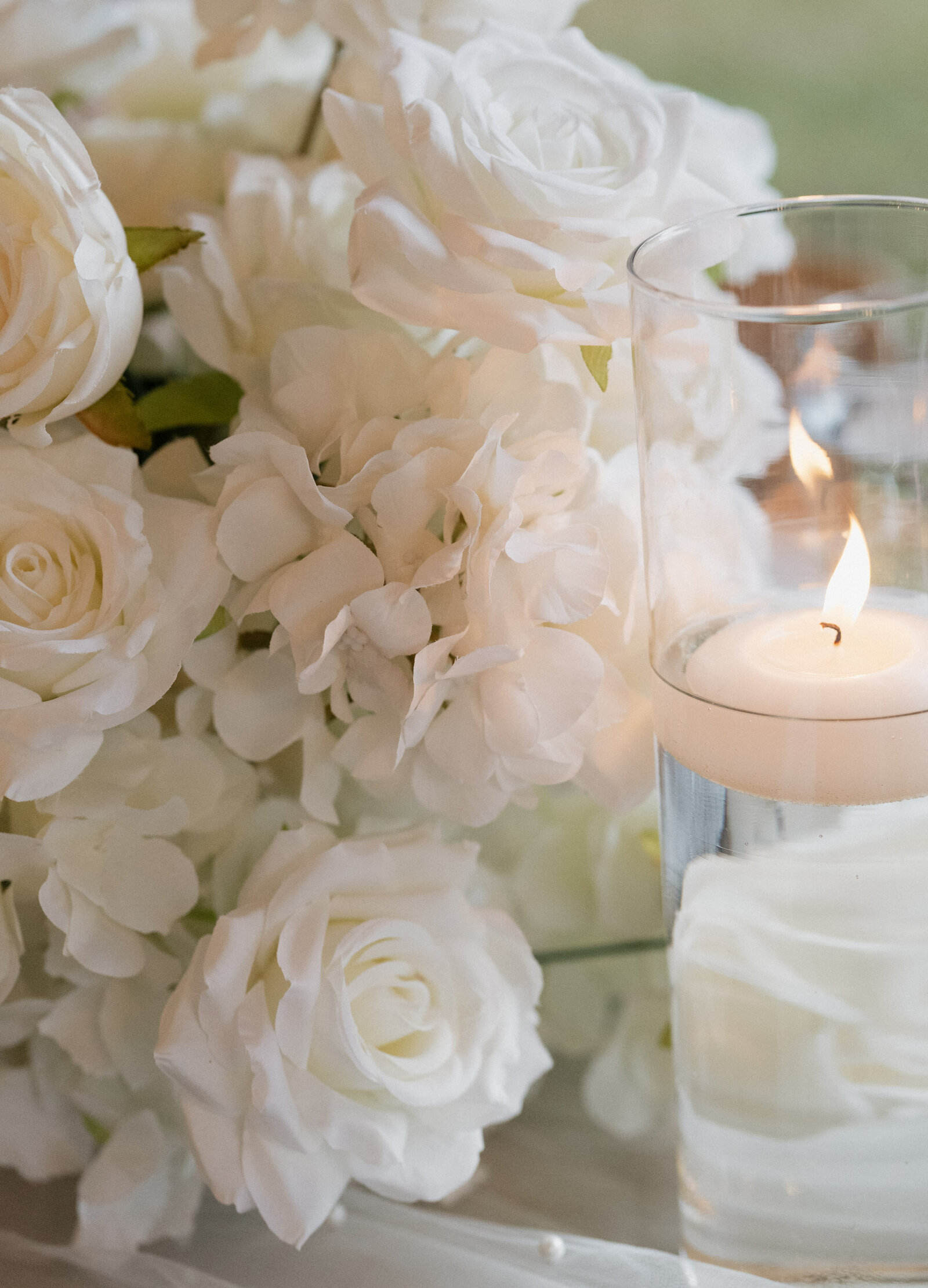 white-flower-candle