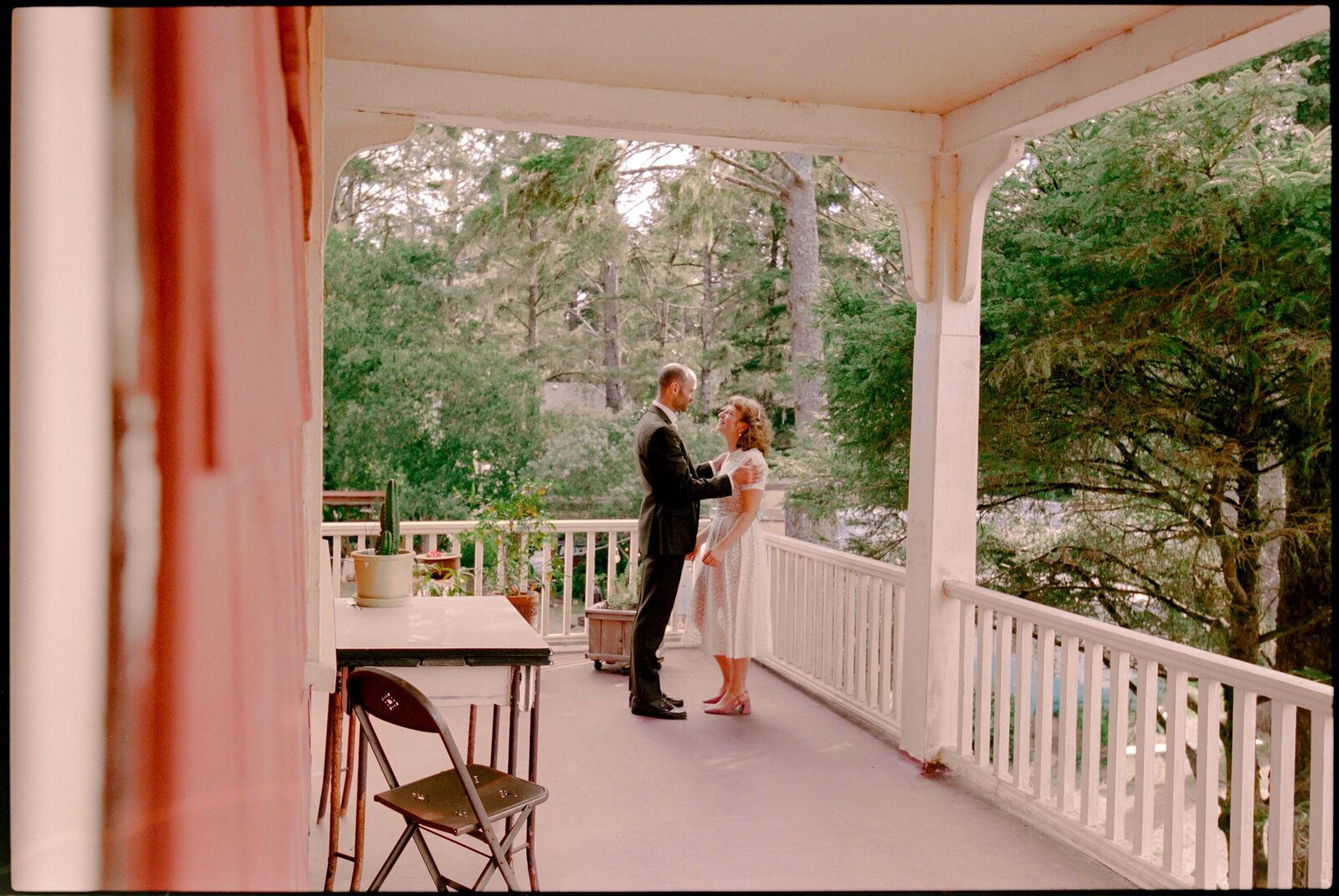 Jess-Buckley-Photo-FILM-Wedding-Coast-Lodge-16