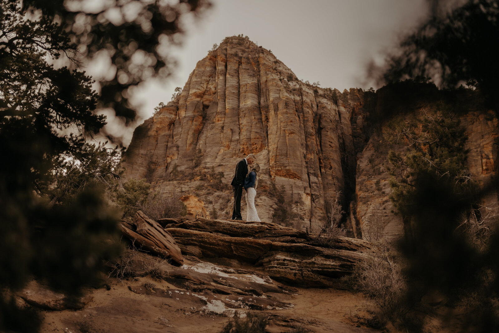 Destination-Zion-Utah-Elopement-Location-Ideas-Wedding-Photographer-Adventure-26