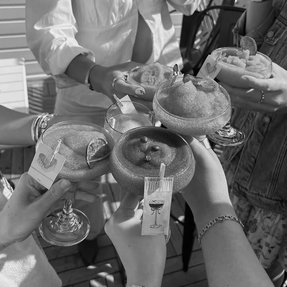 summer-cocktail-party-bw