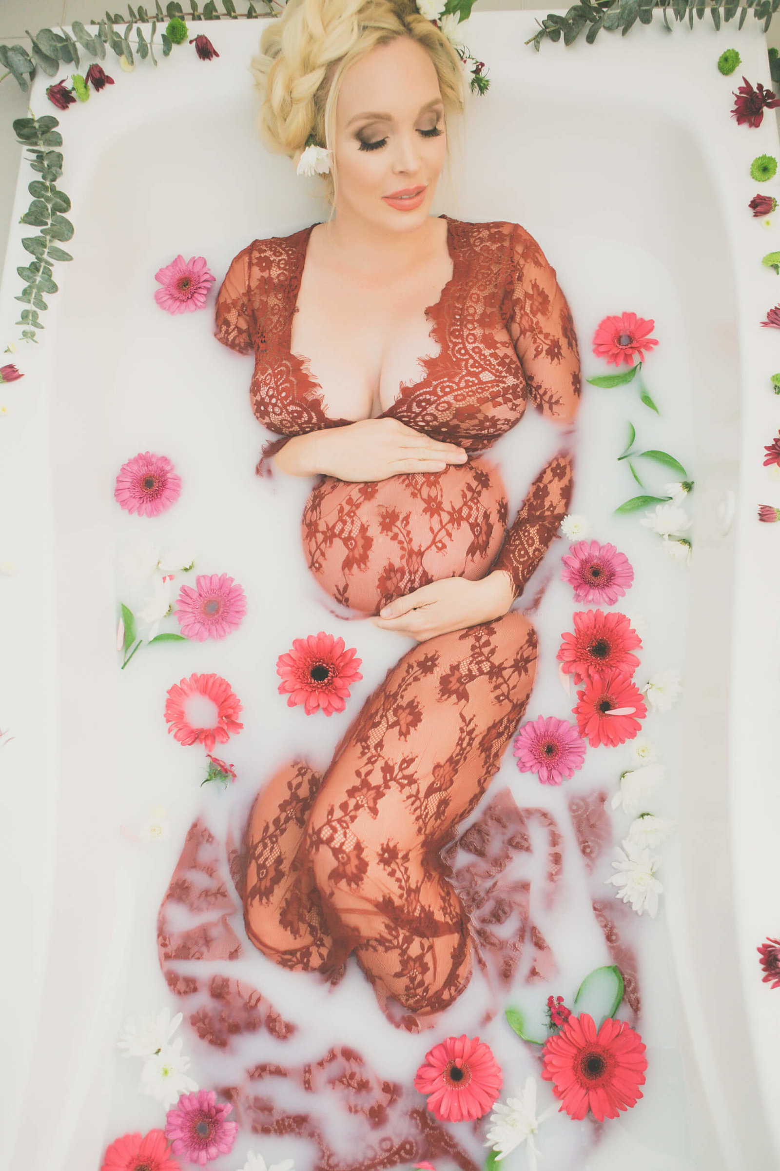 milk bath pregnancy sessions