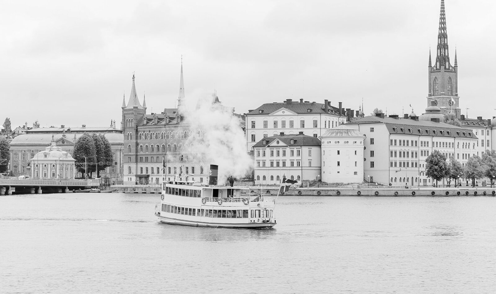 Destination Wedding Photographer Anna Lundgren in Stockholm Wedding at Stockholms Stadshus, Kungsholms Church and Rosendals Wardshus in Stockholm Sweden_29