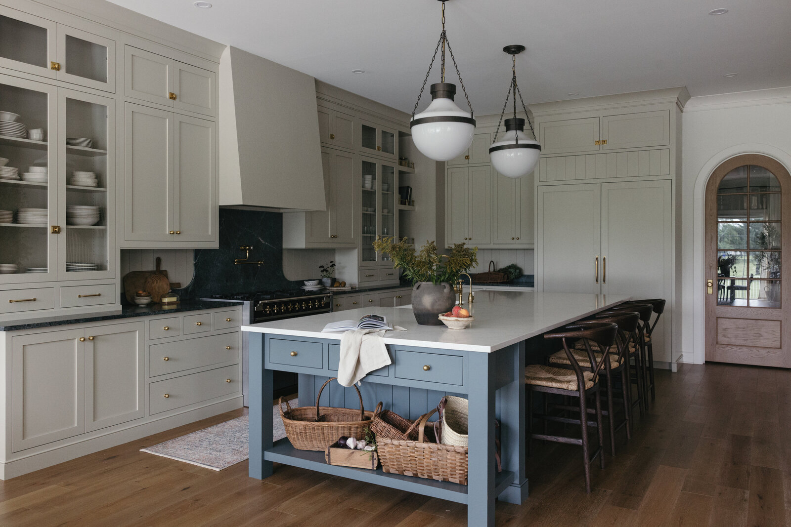 Interior Design Website Designer - Best Web Designer for Interior Designers - Showit Website Templates for Interior Designers - Flodesk Newsletter Templates - Canva Instagram Templates - Coastal Template Co