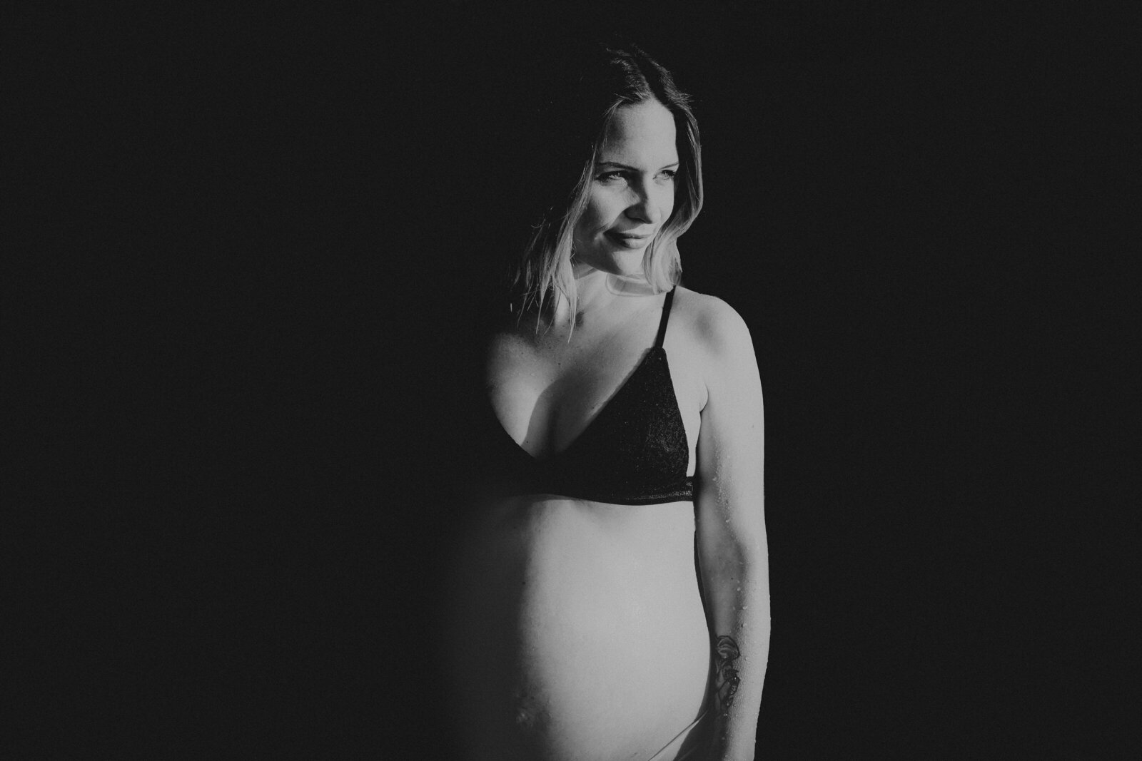 MountMaunganui-photographer-maternity-beach-water-83-2