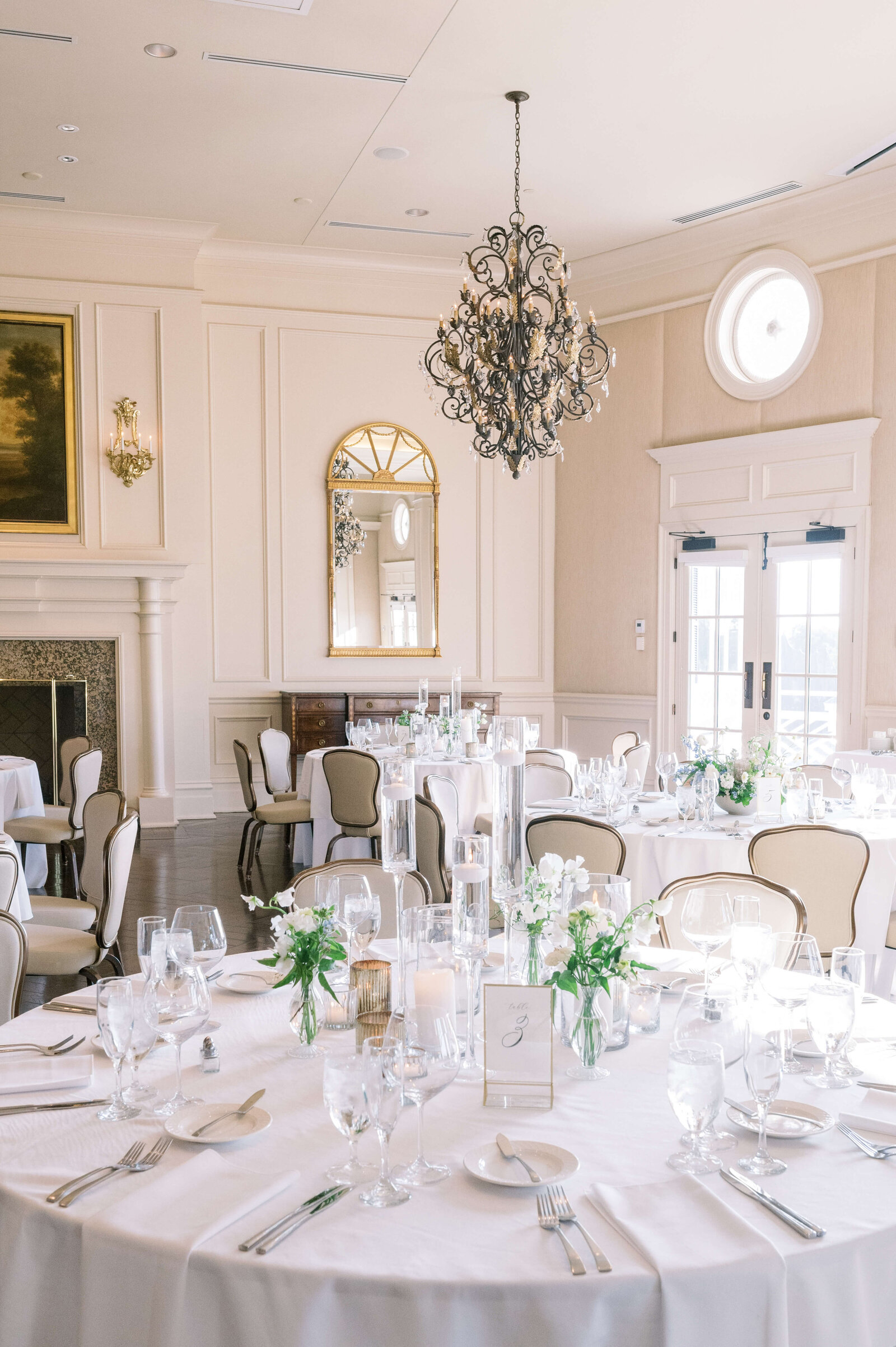 Beautiful tablescape at the reception of Virginia wedding