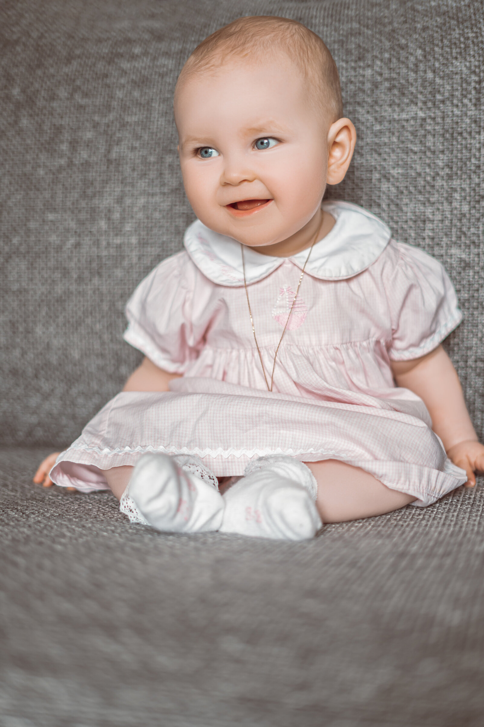 photographe gien  aurore  enfant famille nouveau ne maternite sourire