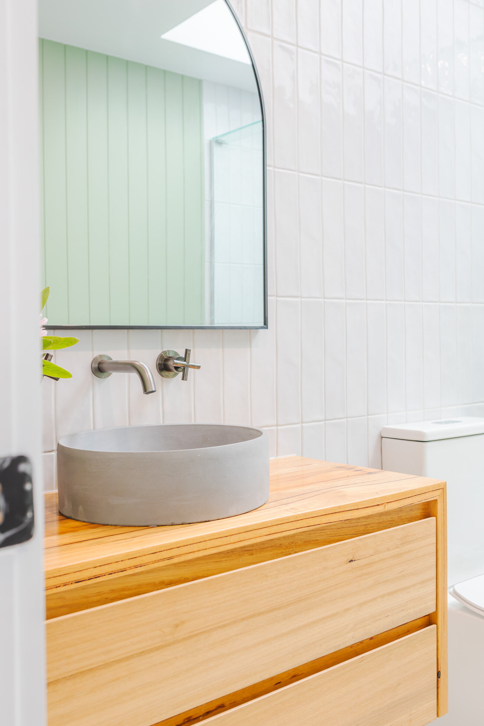 Elegant bathroom deisgn in custom built new home