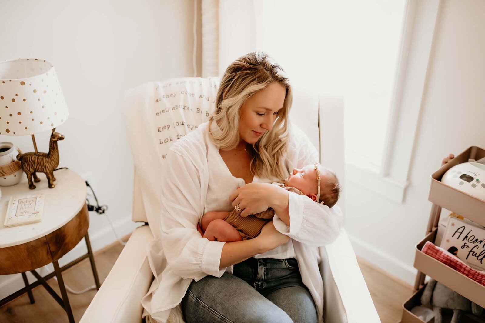 mother-and-newborn-baby-girl