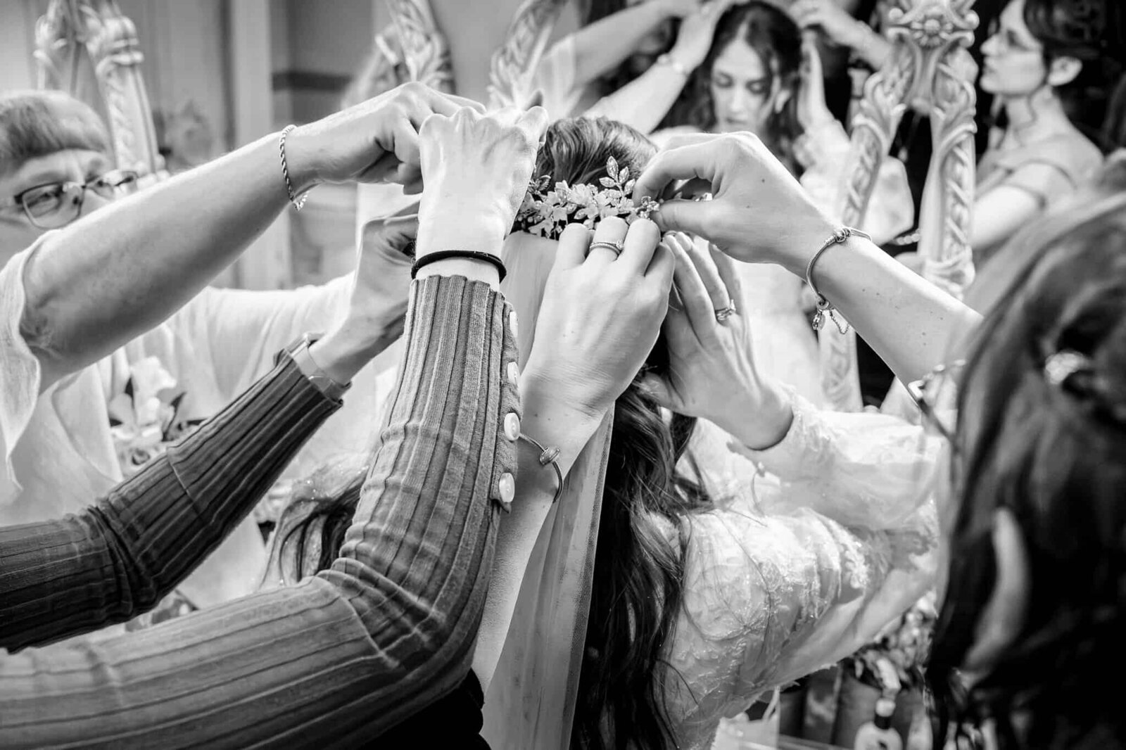 18. Utah Millennial Falls Spring Wedding_04