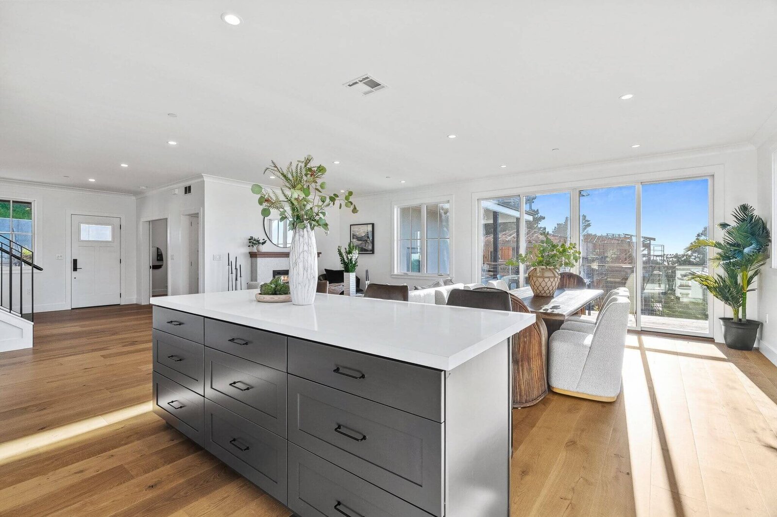 mls14_michael-jimenez-pacifica-real-estate-agent-homes-for-sale-kitchen-island