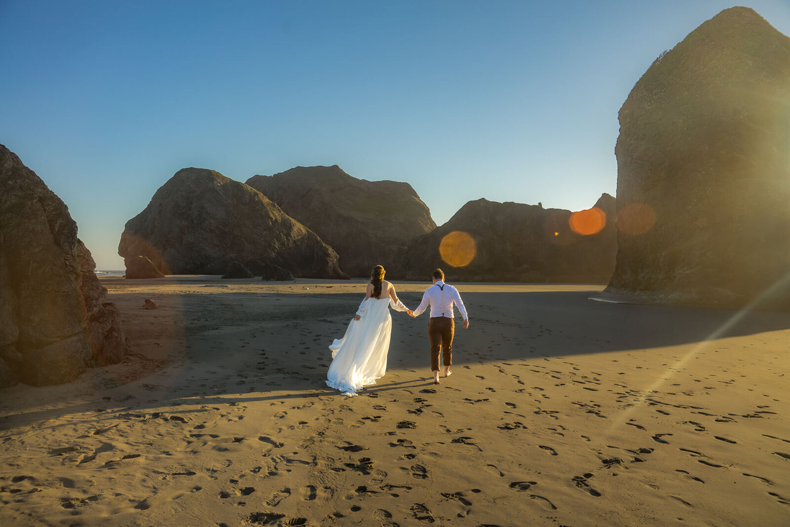 Meyers beach oregon coast elopement 