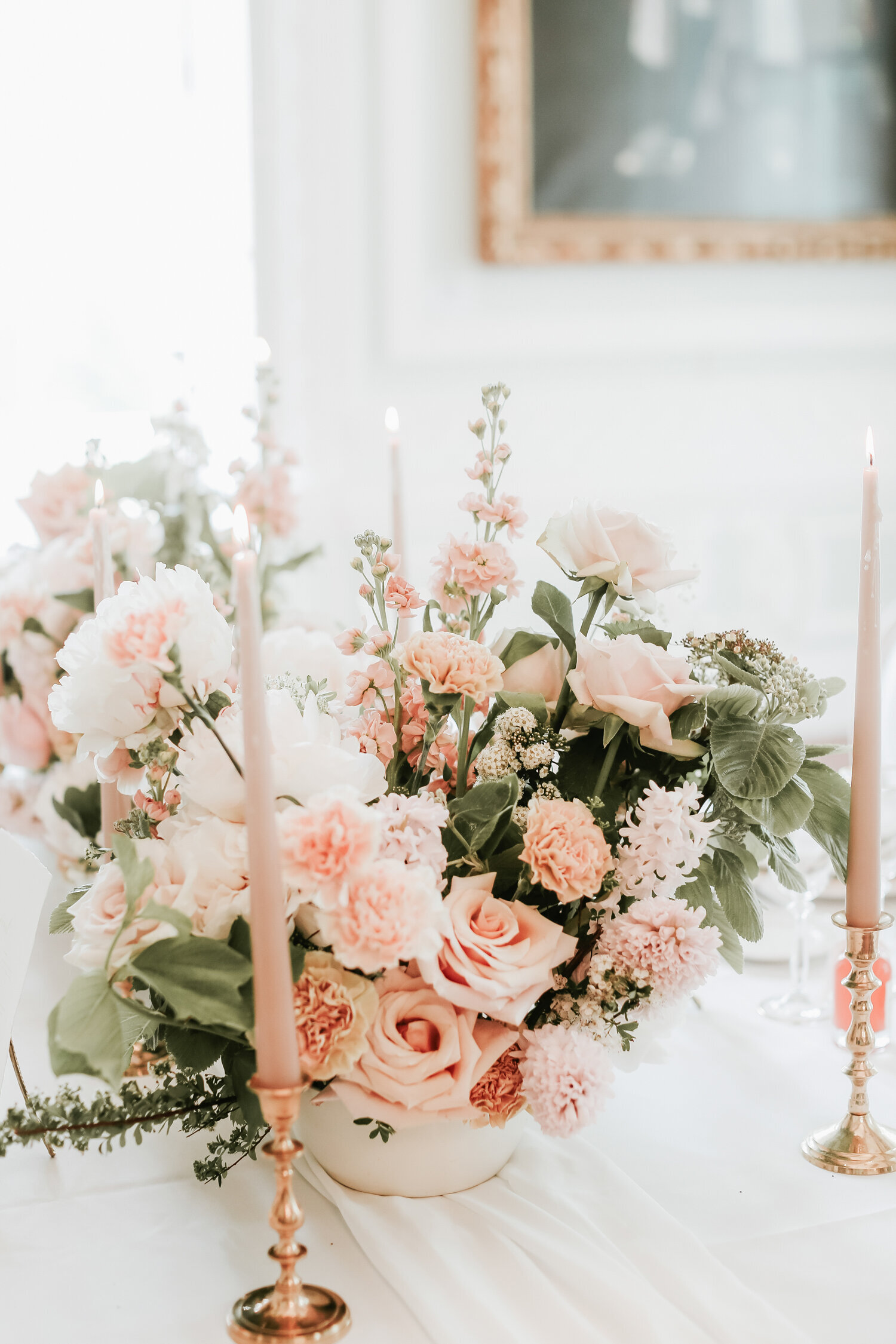 peach-floral-wedding-table-display