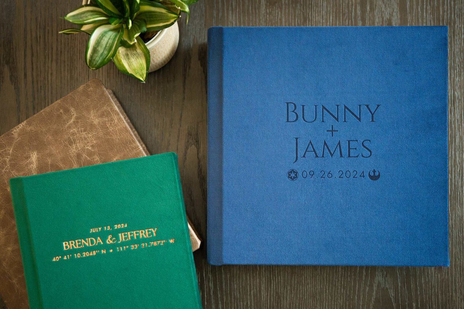 Wedding album set of different colors and materials.