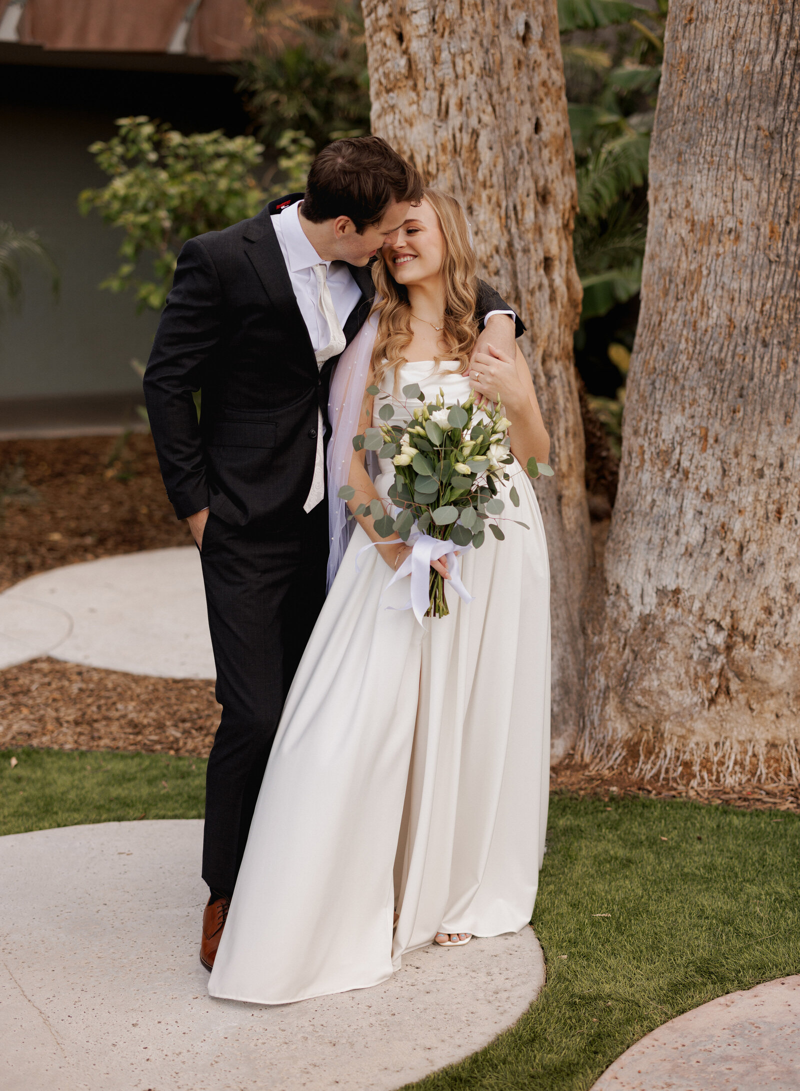 Photos of wedding couple, taken at Scottsdale Valley Ho Hotel in Scottsdale Arizona, Taken by Kollar photography, Arizona Elopement Photographer