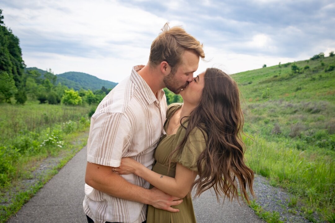 Couple_Photos_Sevierville_TN