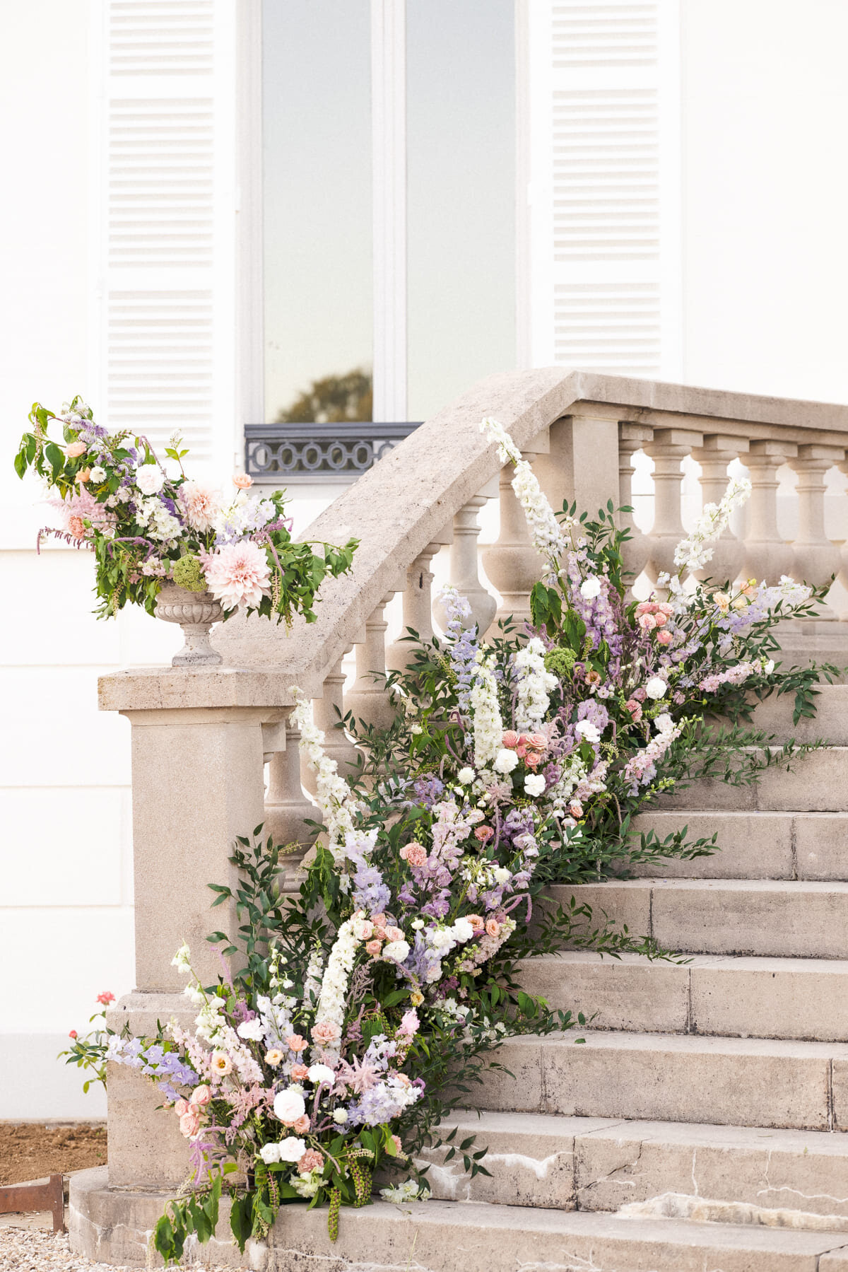 outdoor-wedding-meal-domaine-roncemay7