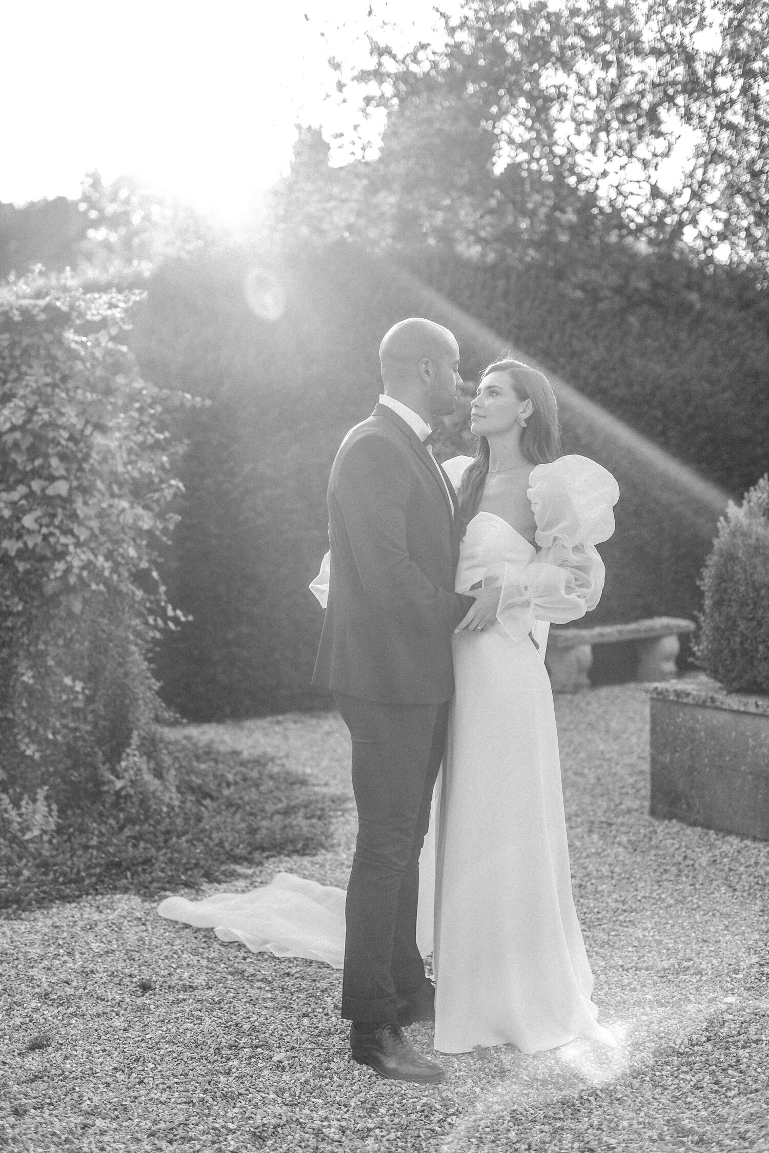 Came-House-wedding-photos-outside