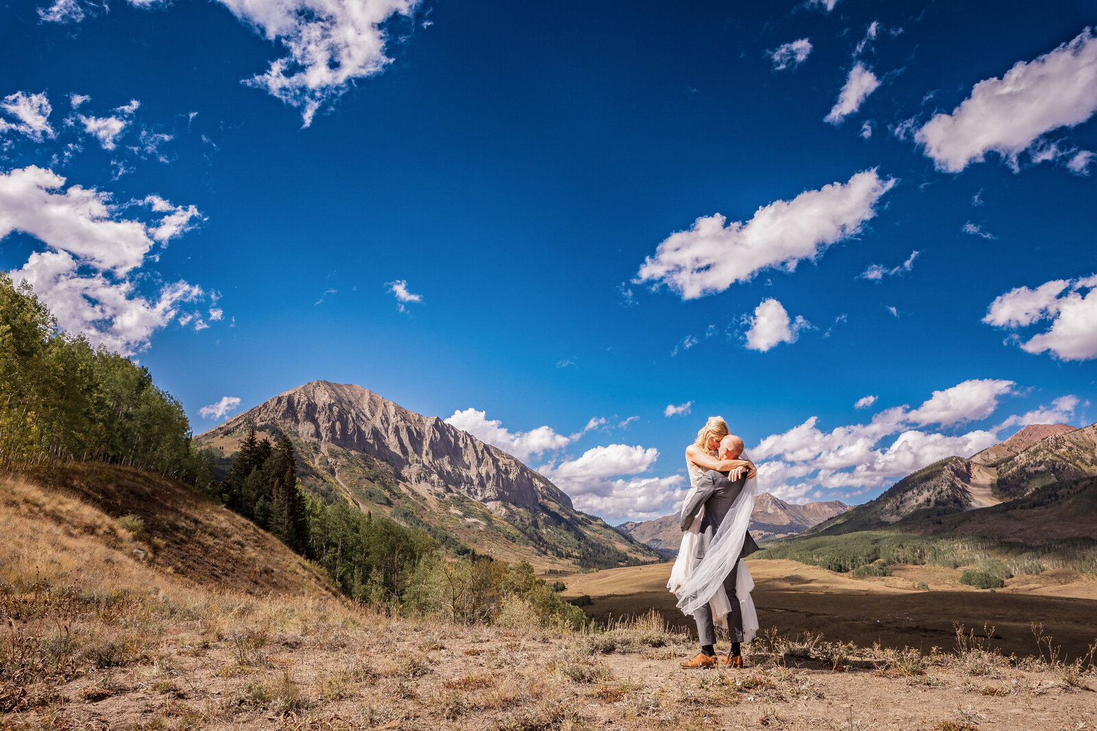 Gotchic-Mountain-Crested-Butte-Colorado-Fall-Wedding-Photos-44