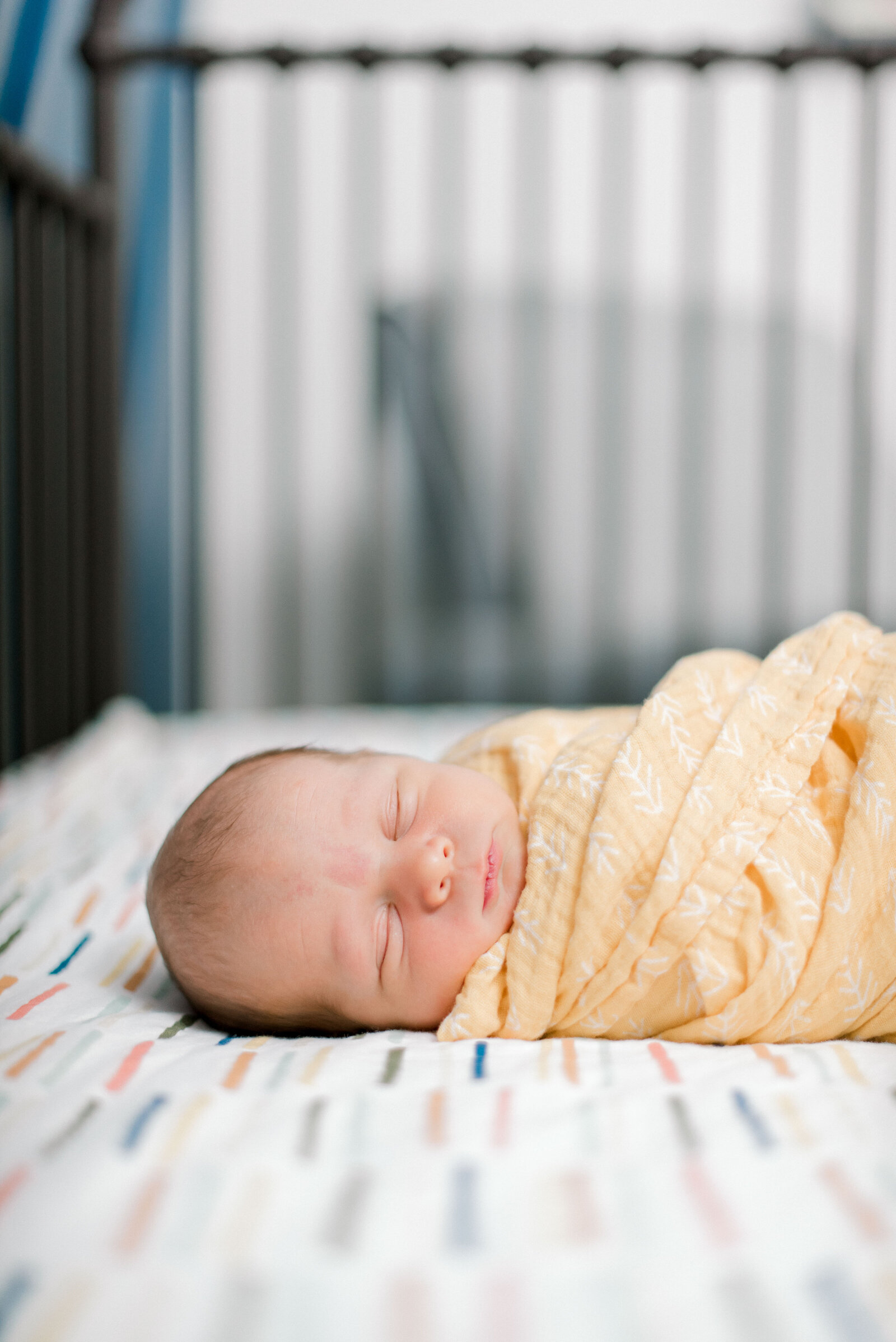 Charlotte-Newborn-Photographer-North-Carolina-Bright-and-Airy-Alyssa-Frost-Photography-In-Home-Family-Session-10