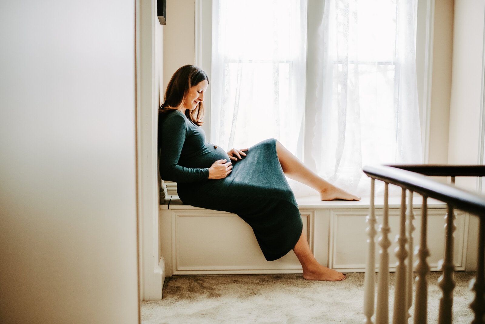in-home-maternity-portraits-in-poland-oh