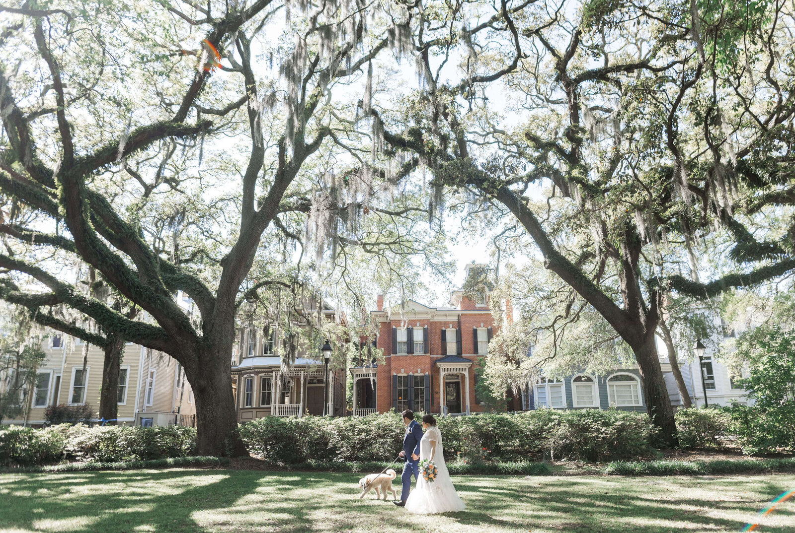 Tori_Bronston_Photography_Spring_Savannah_Elopement_Forsyth_Park09