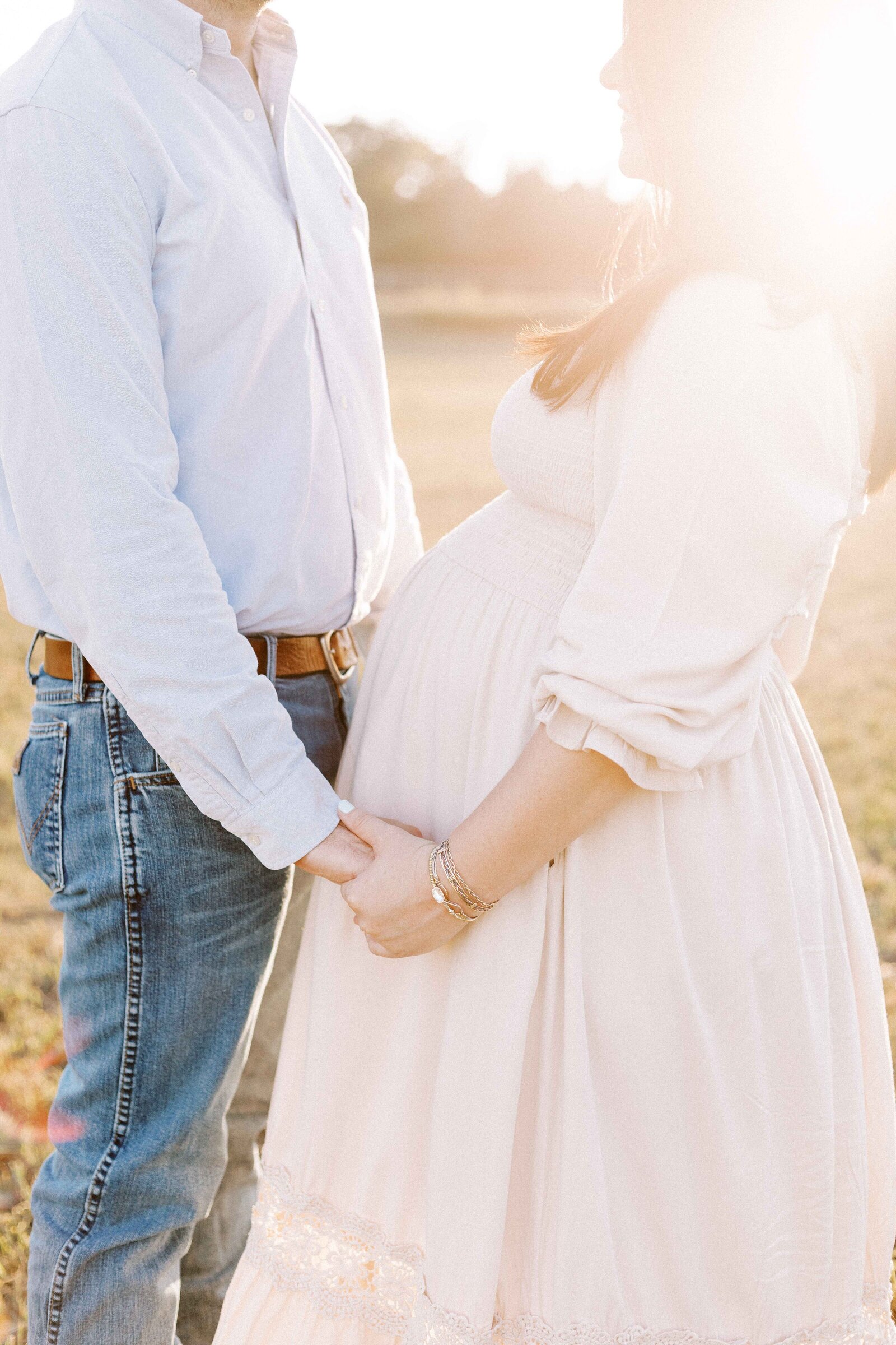 pregnany baby belly at sunset maternity photos in peoria illinois 