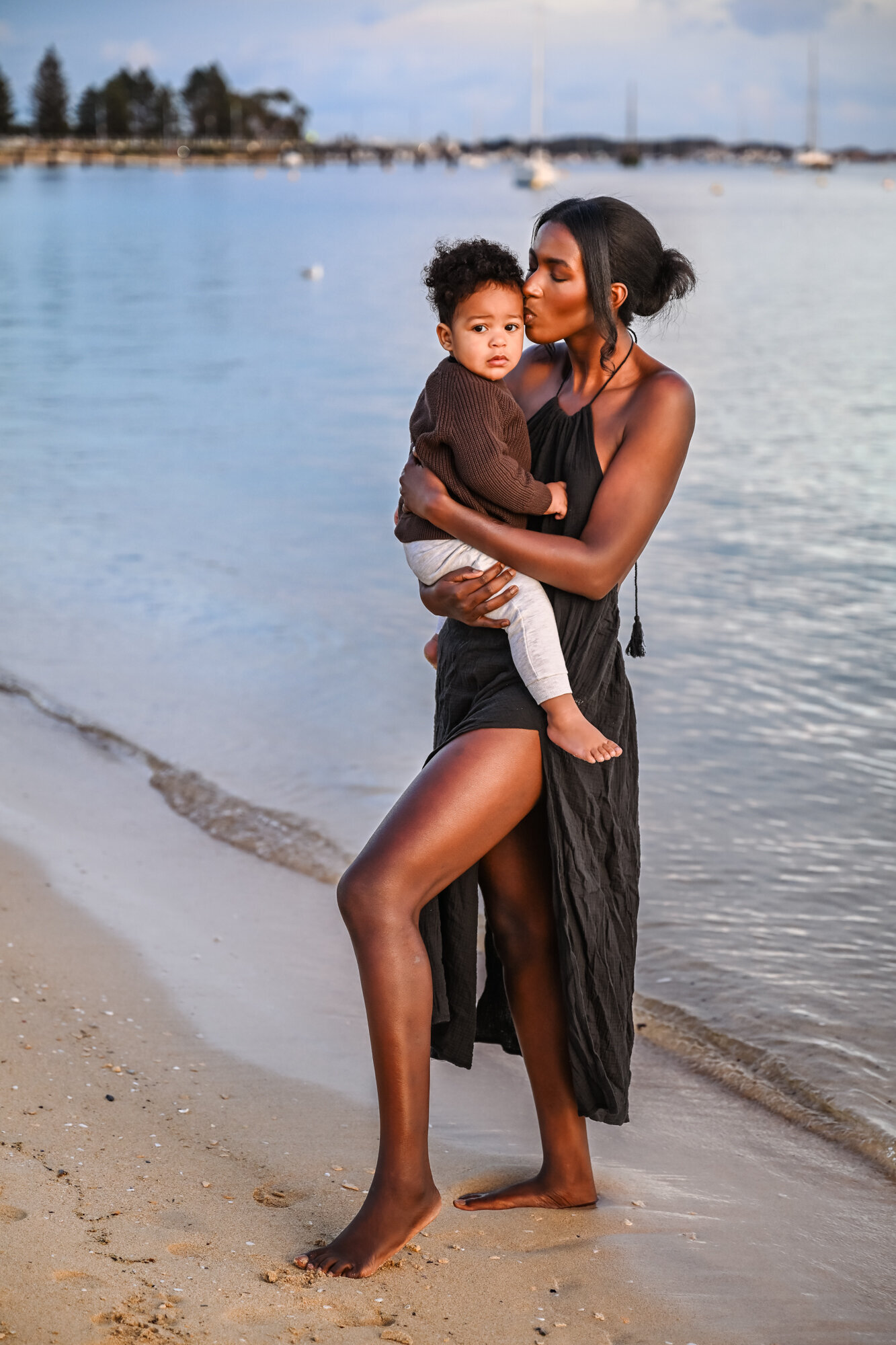 mama-with-baby-beach-photo