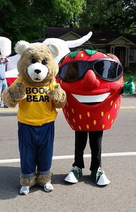 West Tennessee Strawberry Festival - faces on main -9