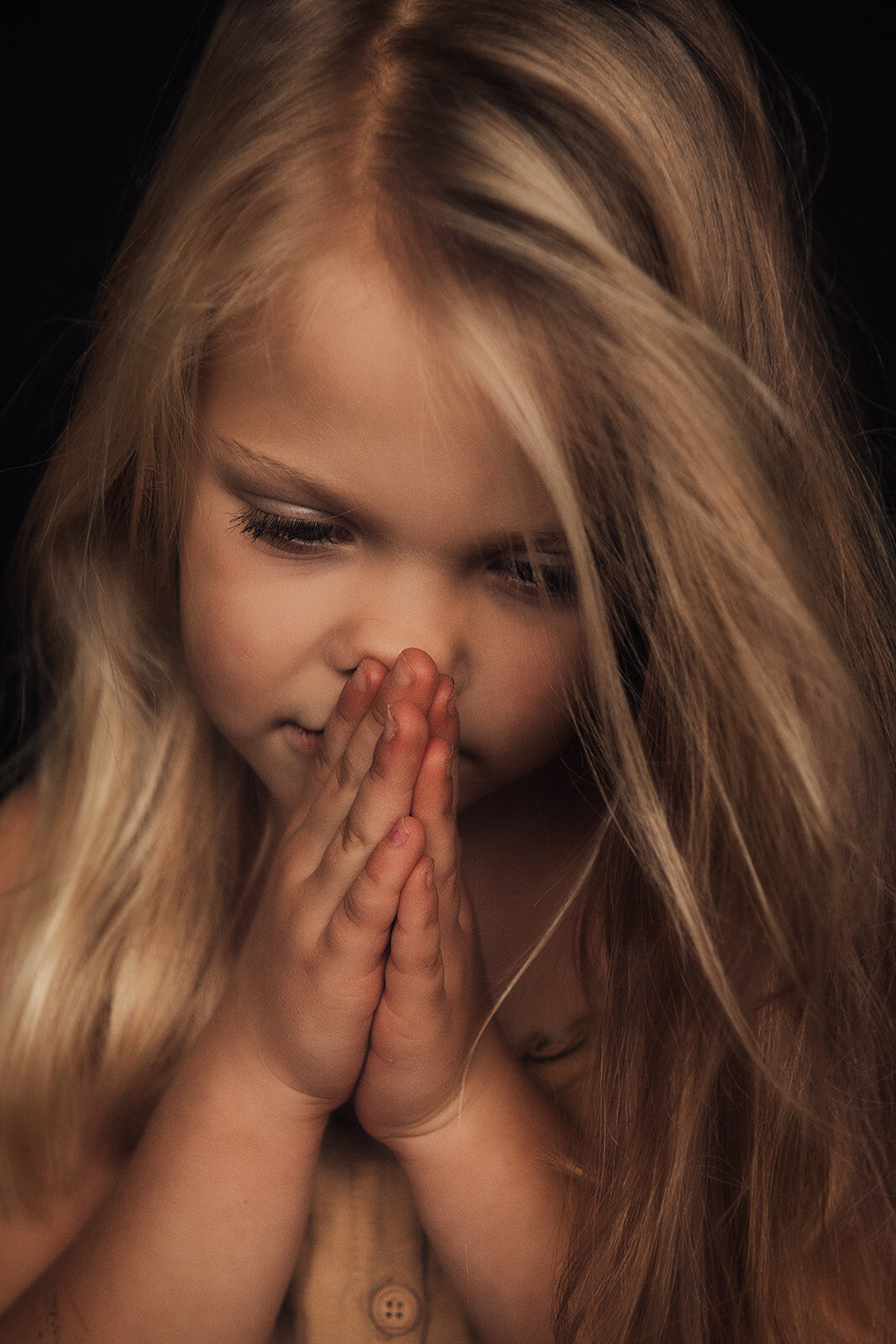Spontane gezinsfotografie met natuurlijk licht door fotograaf in Spijkenisse
