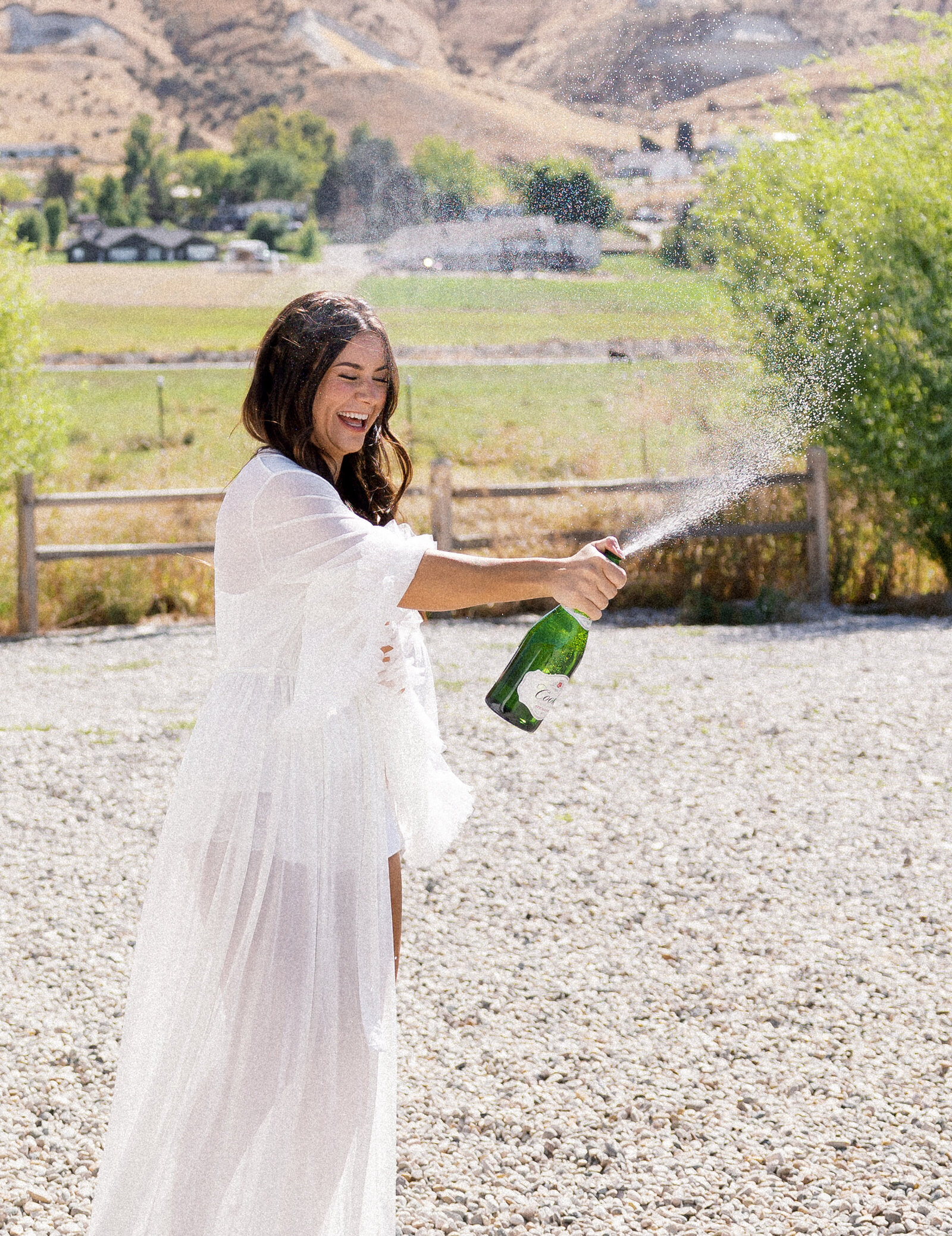 september-wedding-emmett-idaho-autumn-summer-black-tie-kayla-lucio-photo-castaneda-Sydney-getting-ready-24
