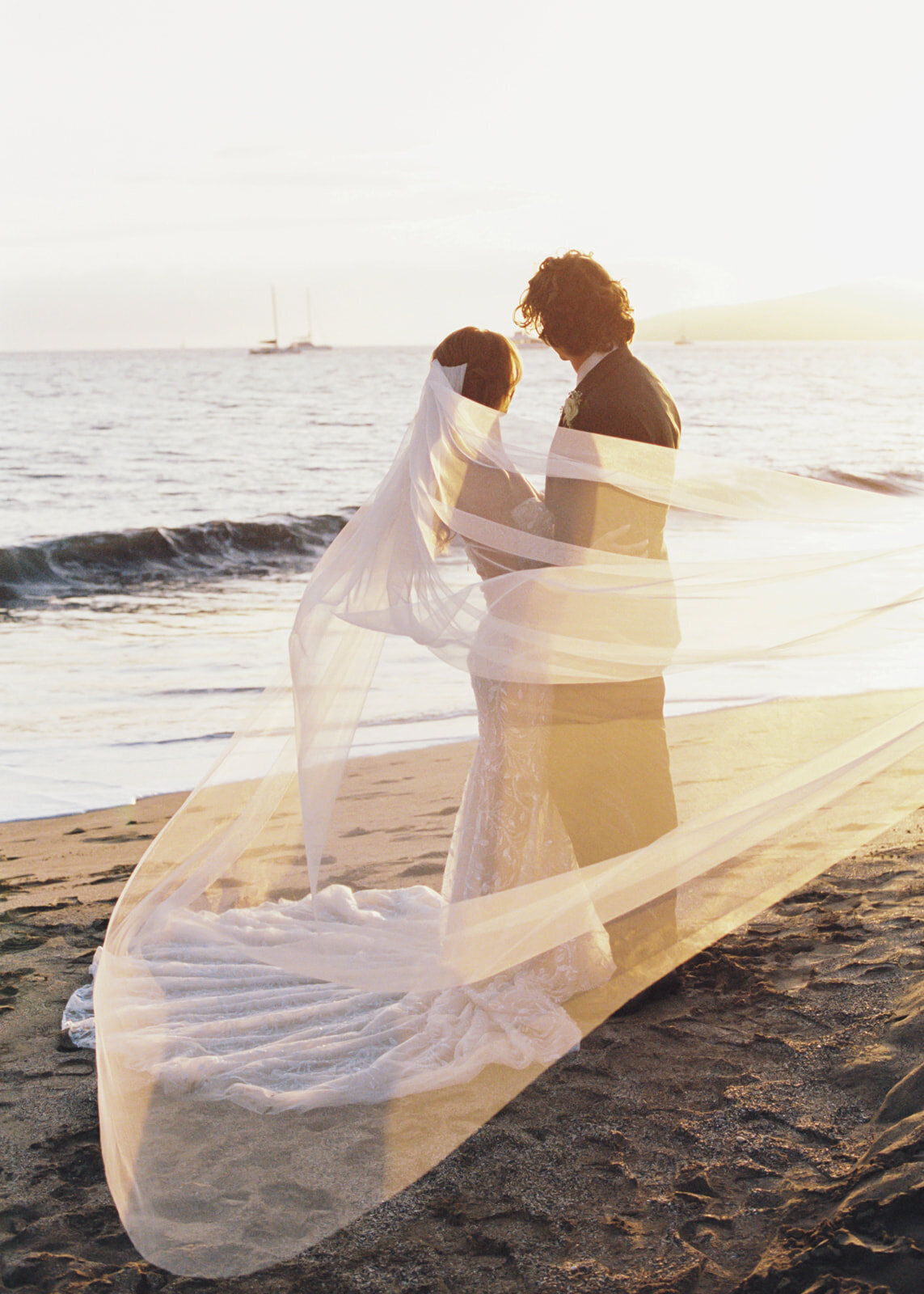 9.12-Sydney-John-Sugar-Beach-Maui-Wedding-821