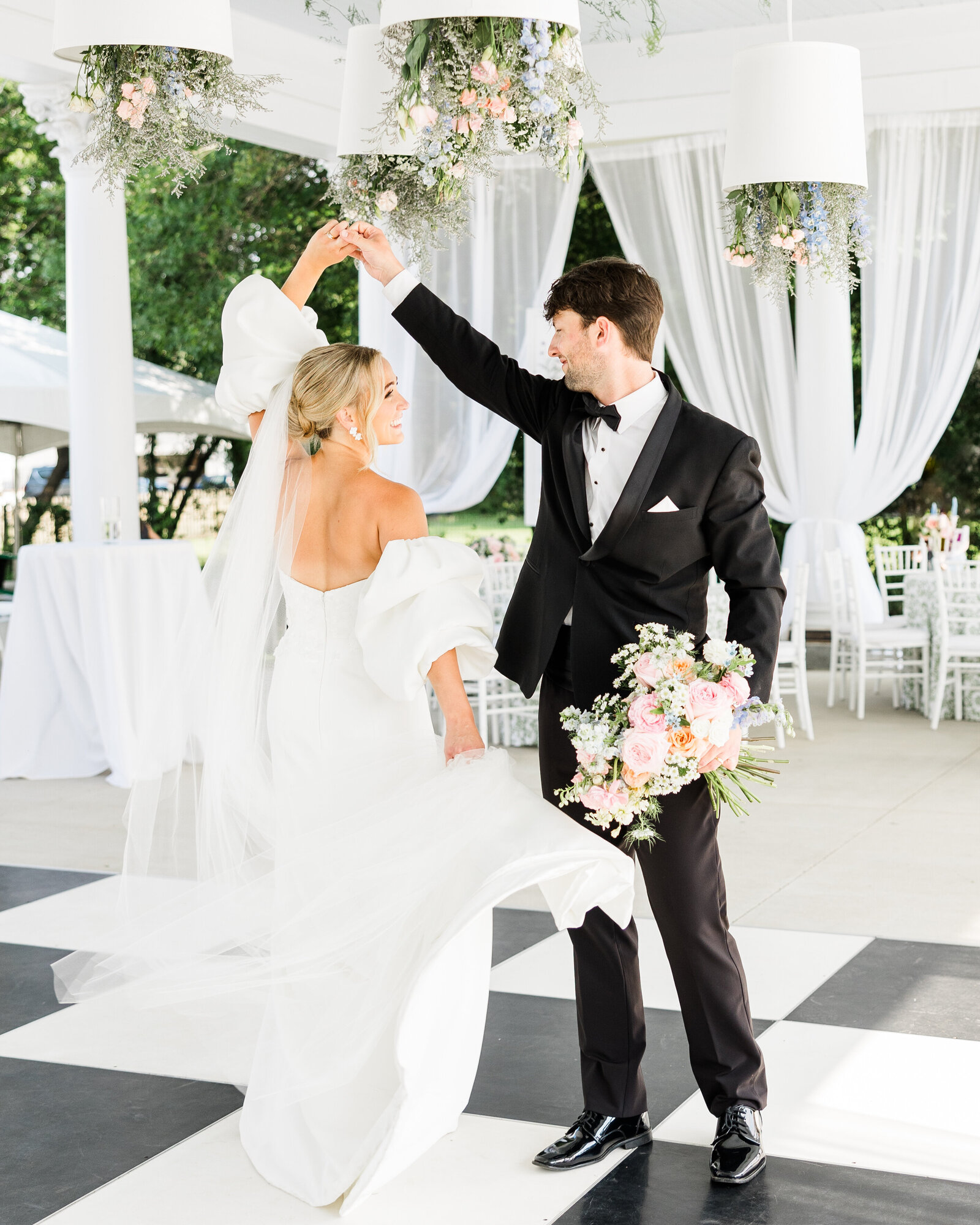 Shelby and Whitt's romantic wedding captured by Abby Bell Photography, a fine art wedding photographer in Alabama, showcasing timeless wedding photography for luxury weddings.