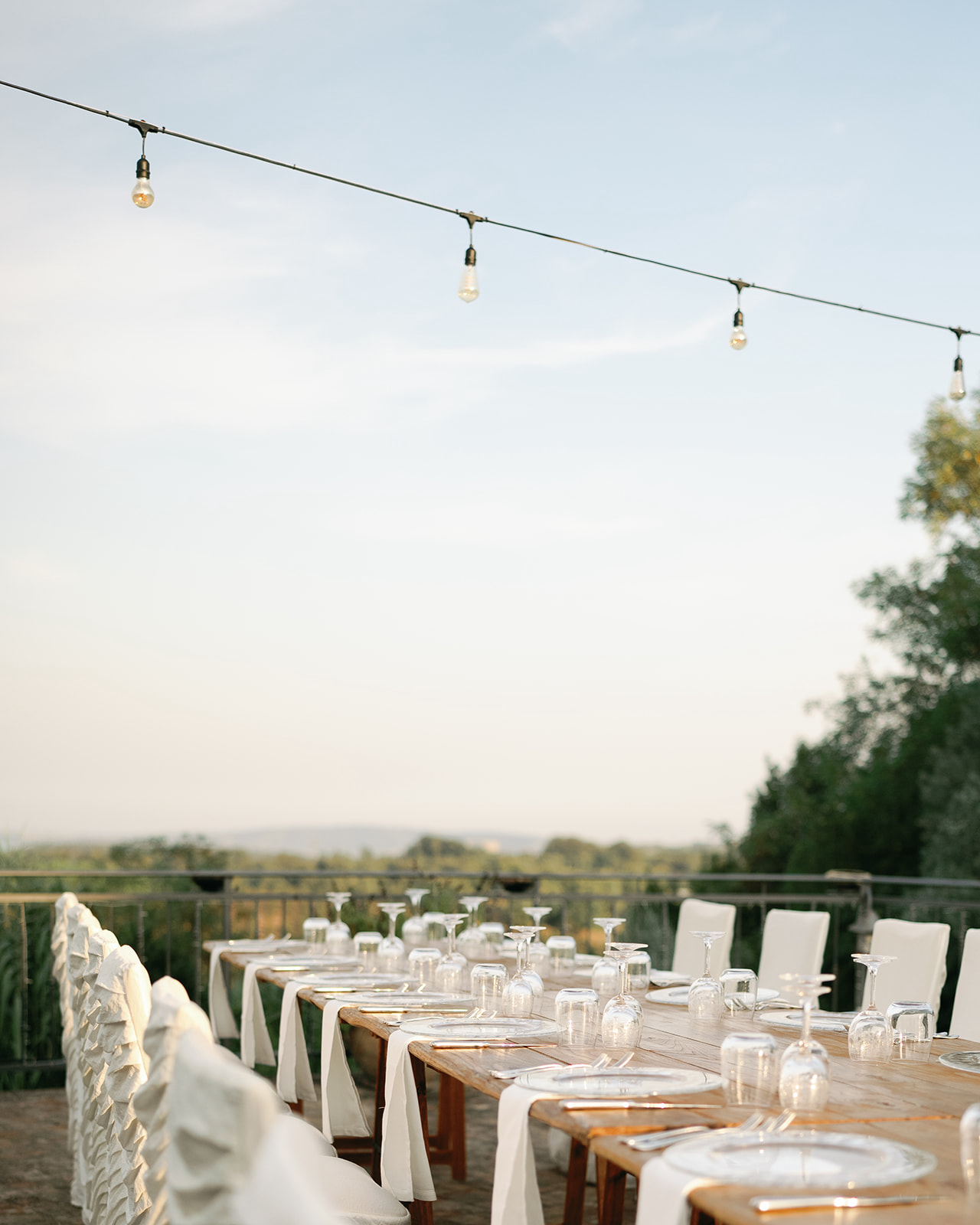 Documentary style wedding reception at the waterside in North Carolina | Megan Smith Photography