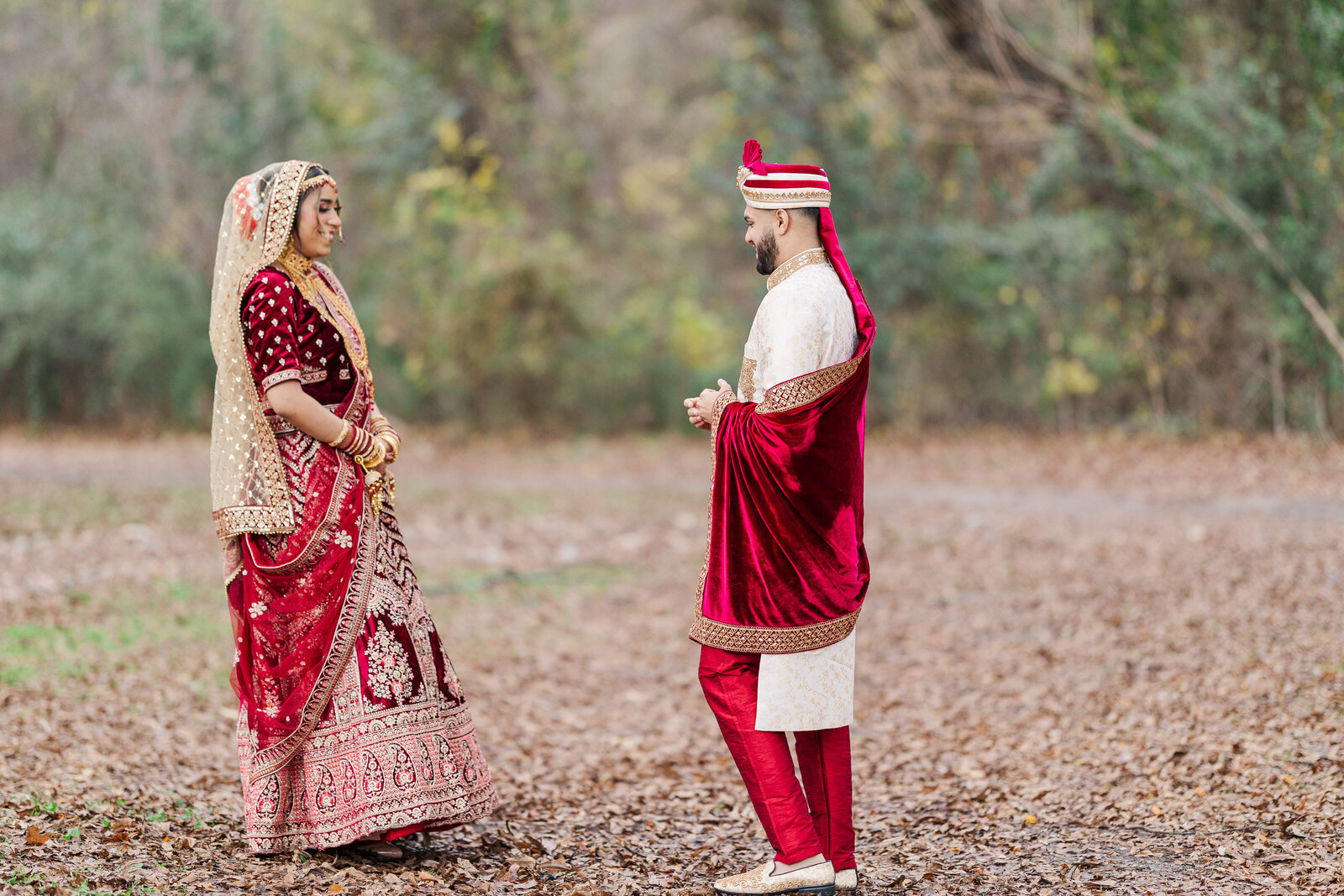 Bengali-bride-and-groom-outdoor-photographer