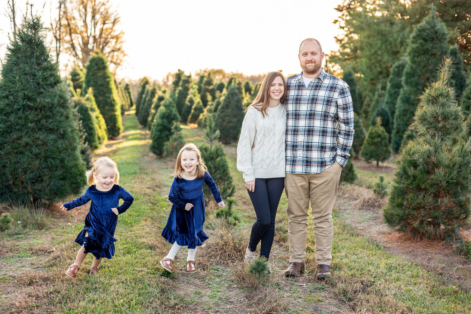 Family-outdoor-golden-hour-photography-session-tree-farm-Lexington-KY-photographer