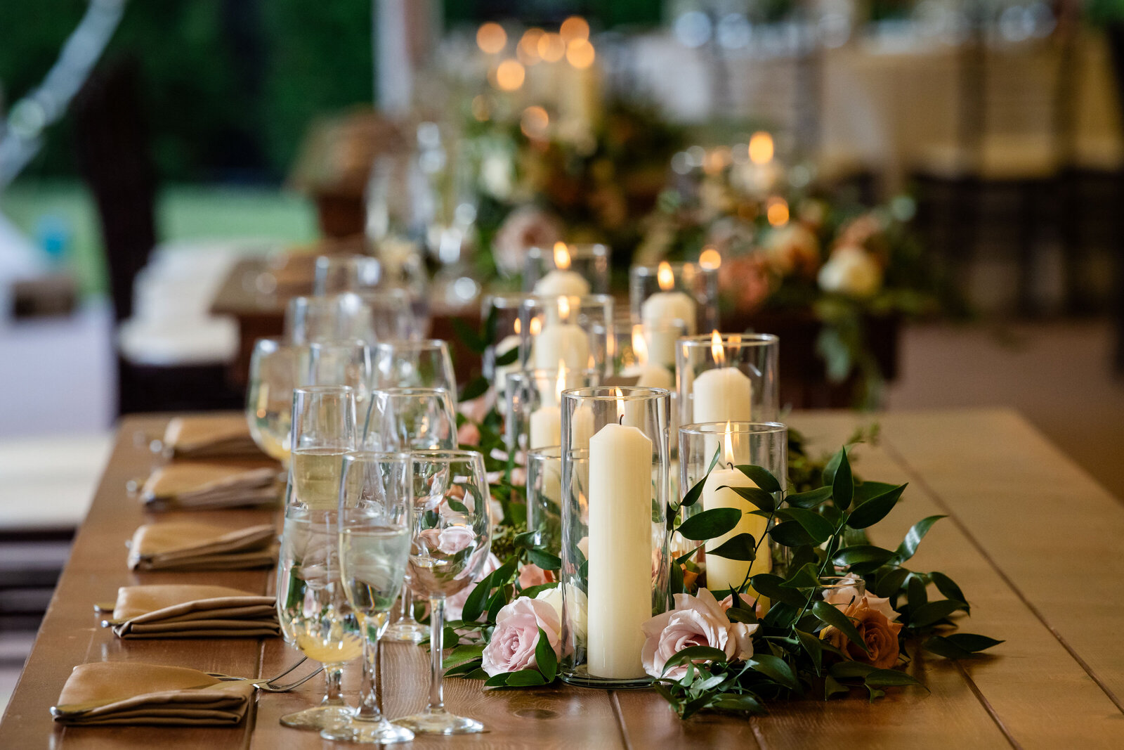 willowdale-wedding-candles-tablescape