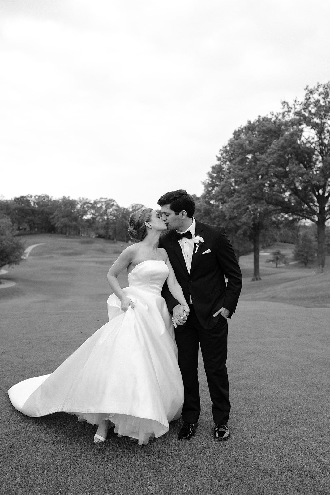 Jordan Grover Photo is a wedding photographer serving St. Louis, Central, and Eastern Missouri as well as travel + destination weddings. Jordan Grover Photo is an editorial and documentary style of photography.