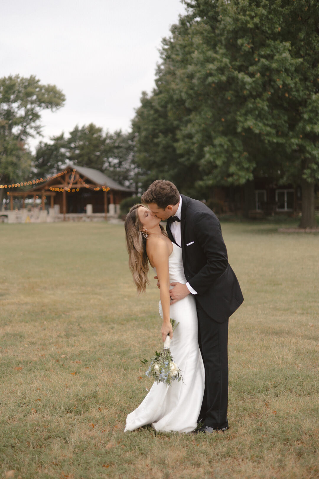 reuben-wedding-teasers-prairie-hill-vineyard-kayxbee-32