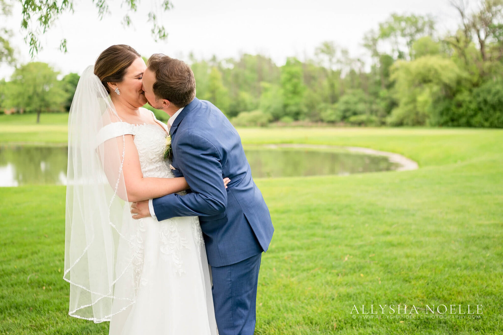 Wedding-at-River-Club-of-Mequon-383