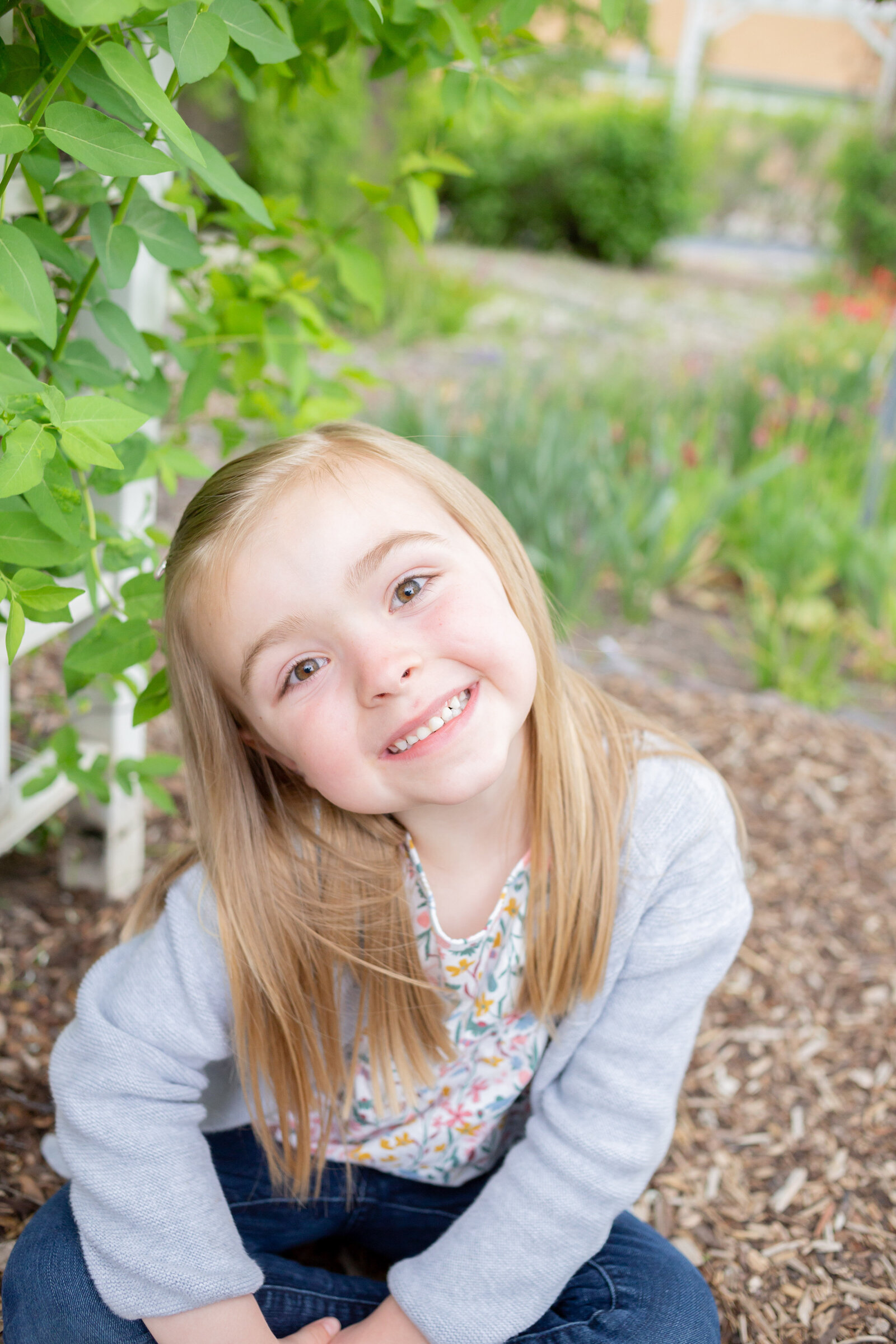 Seattle Wedding Photographer captures photo of girl smiling and looking at camera