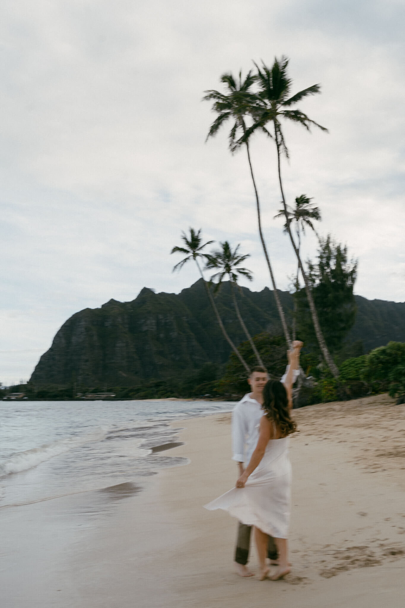 sharonkastelijnsphotography-beachsshoot-hawaii-ohau-13