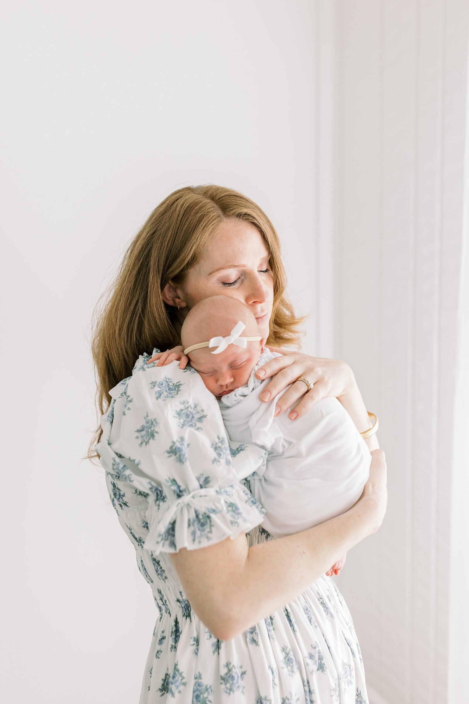 Studio-Newborn-Session-Sisters-Downtown-Charleston_0025